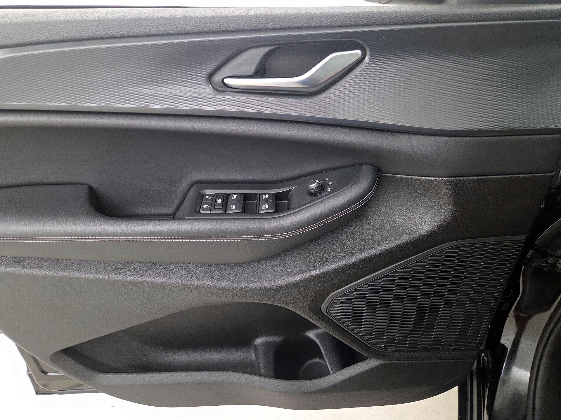 Thumbnail: 2023 Jeep Grand Cherokee - 12