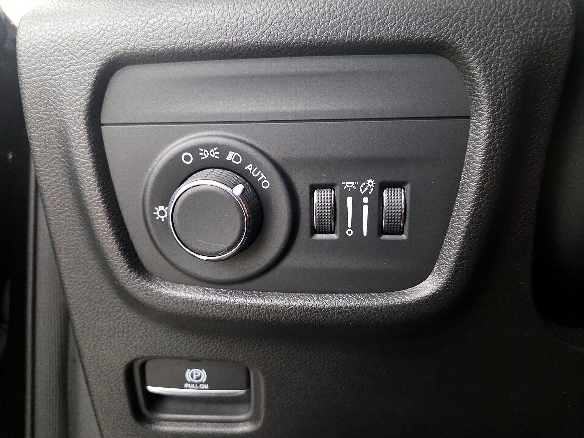 Thumbnail: 2023 Jeep Grand Cherokee - 13