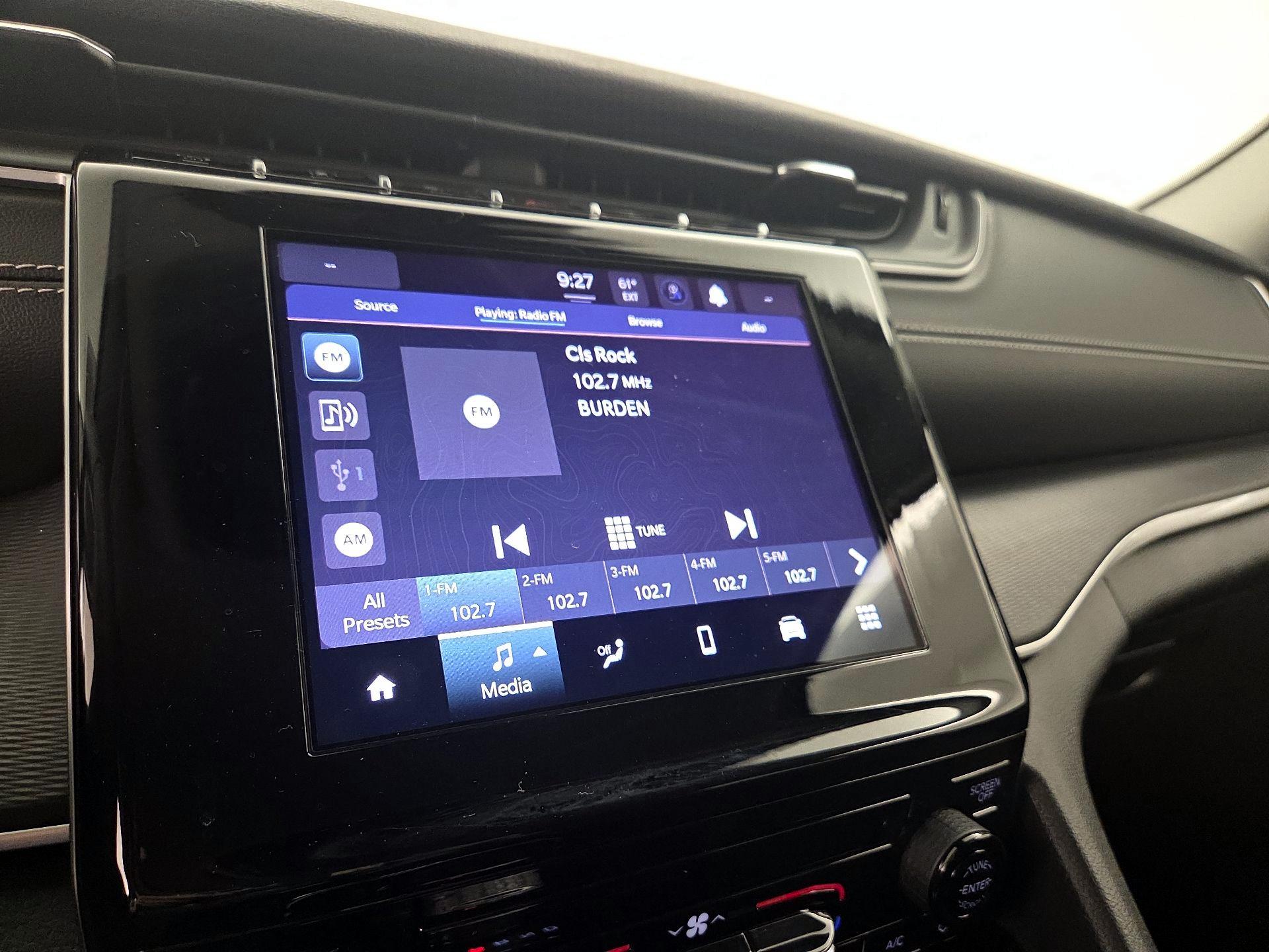 Thumbnail: 2023 Jeep Grand Cherokee - 15