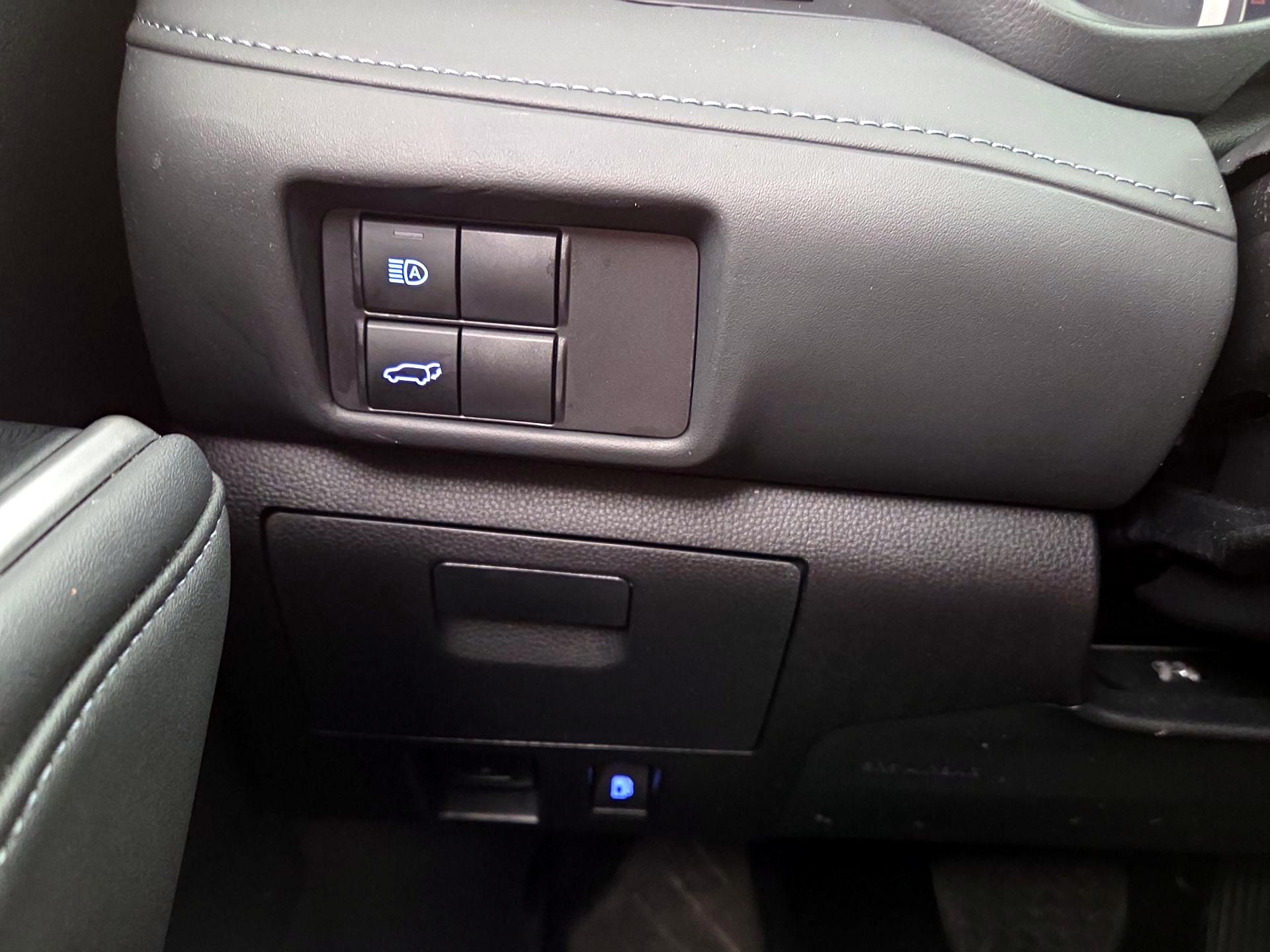 Thumbnail: 2022 Toyota Highlander - 13