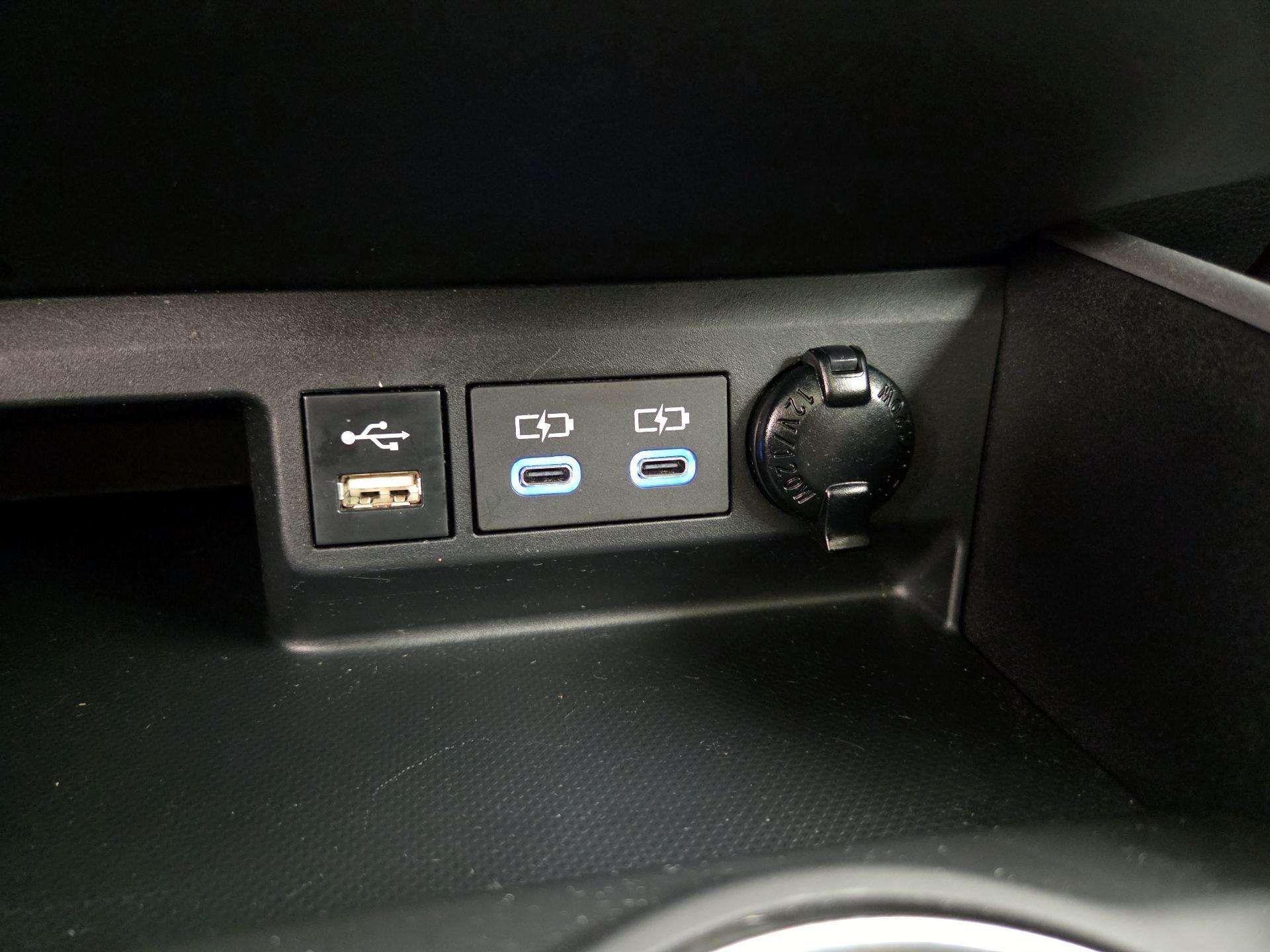 Thumbnail: 2022 Toyota Highlander - 18