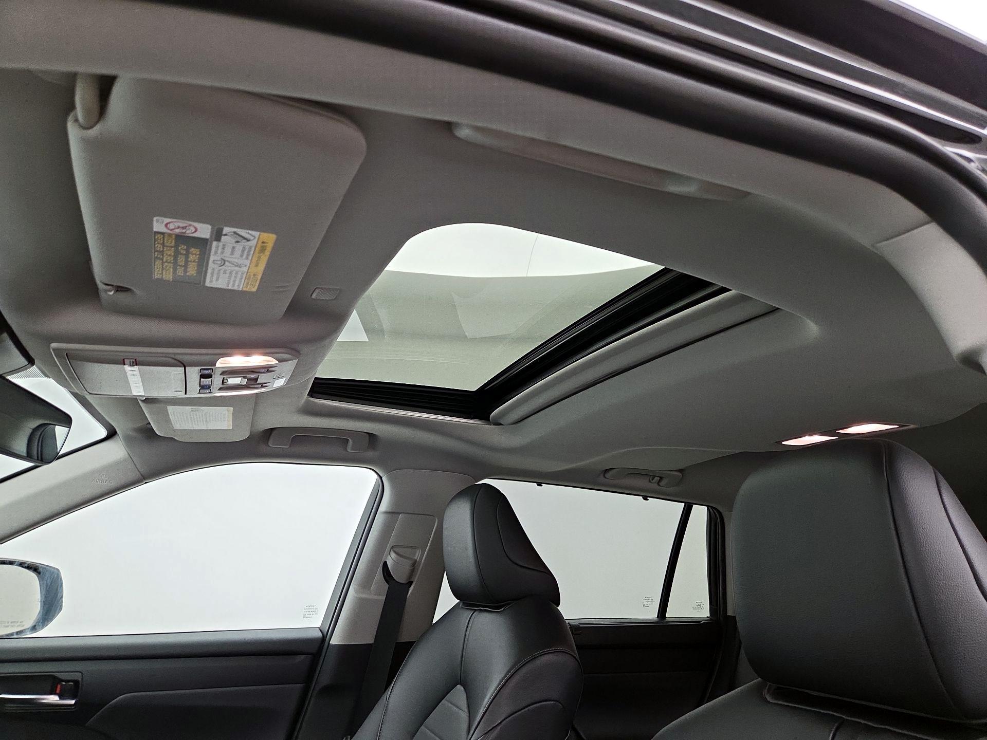 Thumbnail: 2022 Toyota Highlander - 19