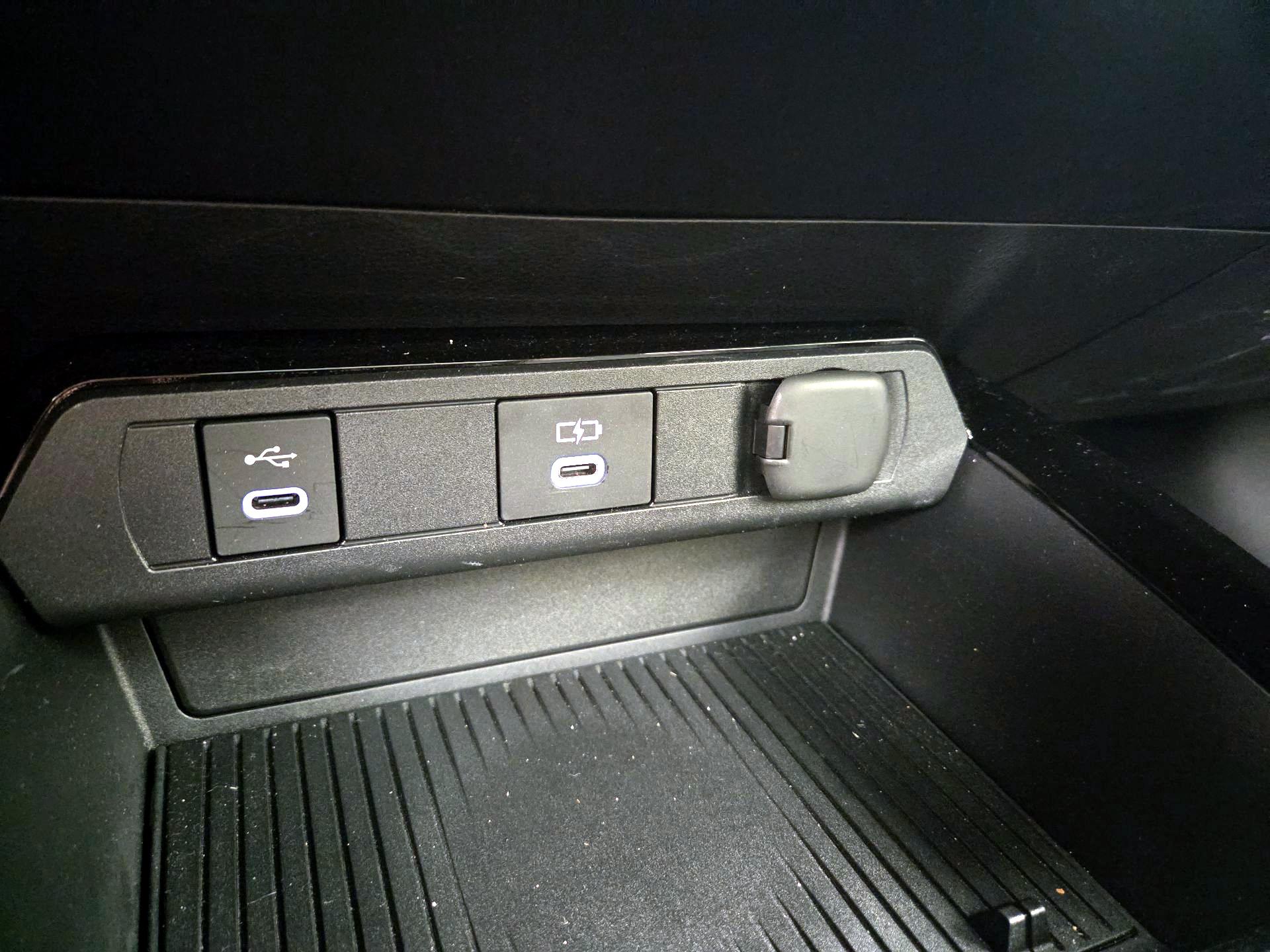 Thumbnail: 2024 Toyota Prius - 18