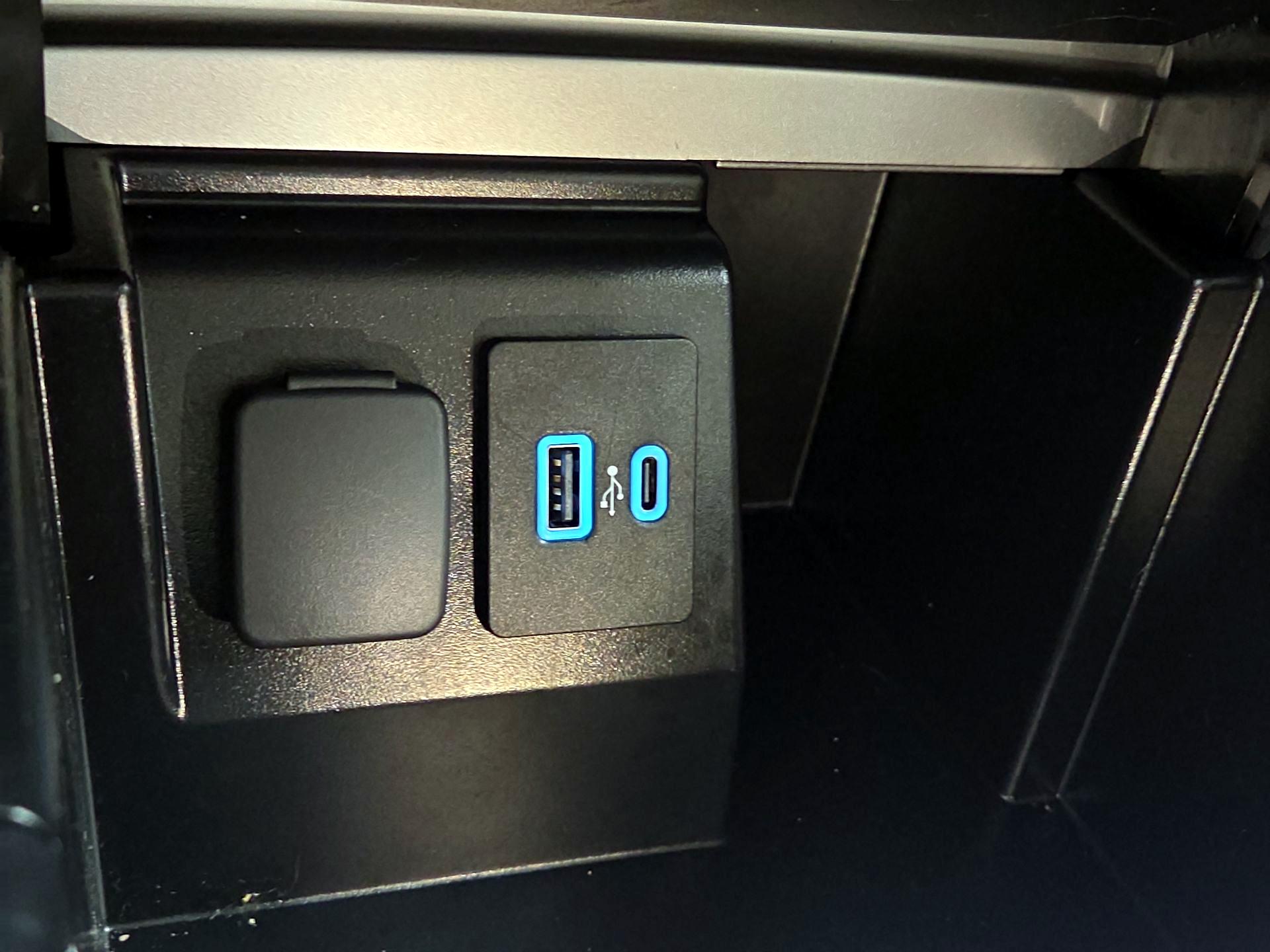 Thumbnail: 2023 Ford Explorer - 18