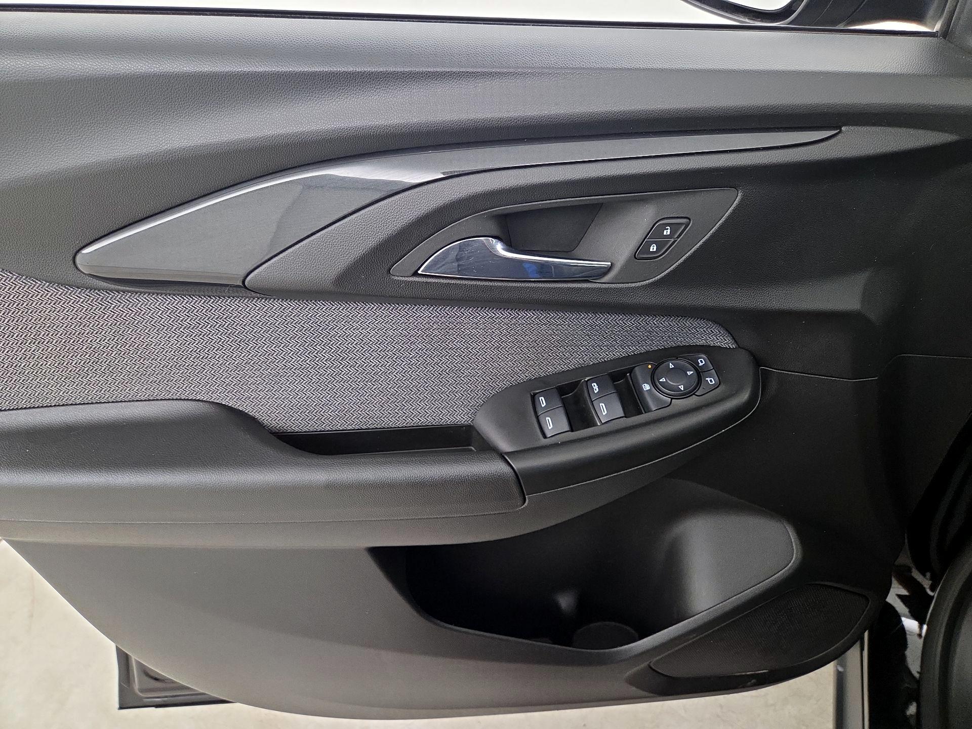 Thumbnail: 2023 Chevrolet TrailBlazer - 12