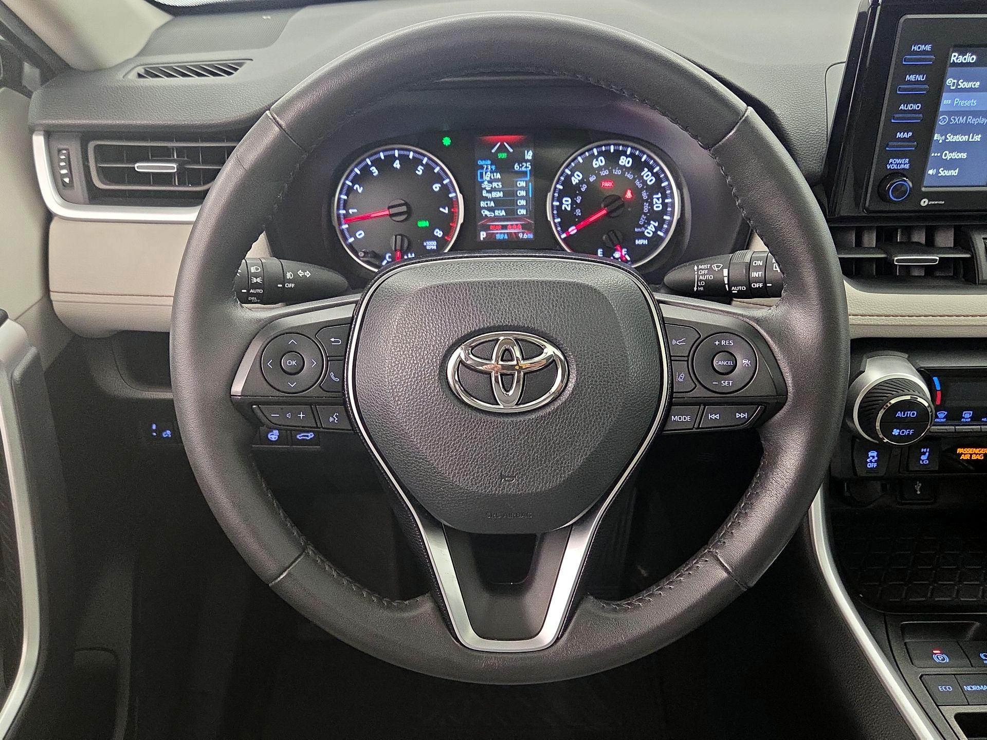 Thumbnail: 2020 Toyota RAV4 - 10