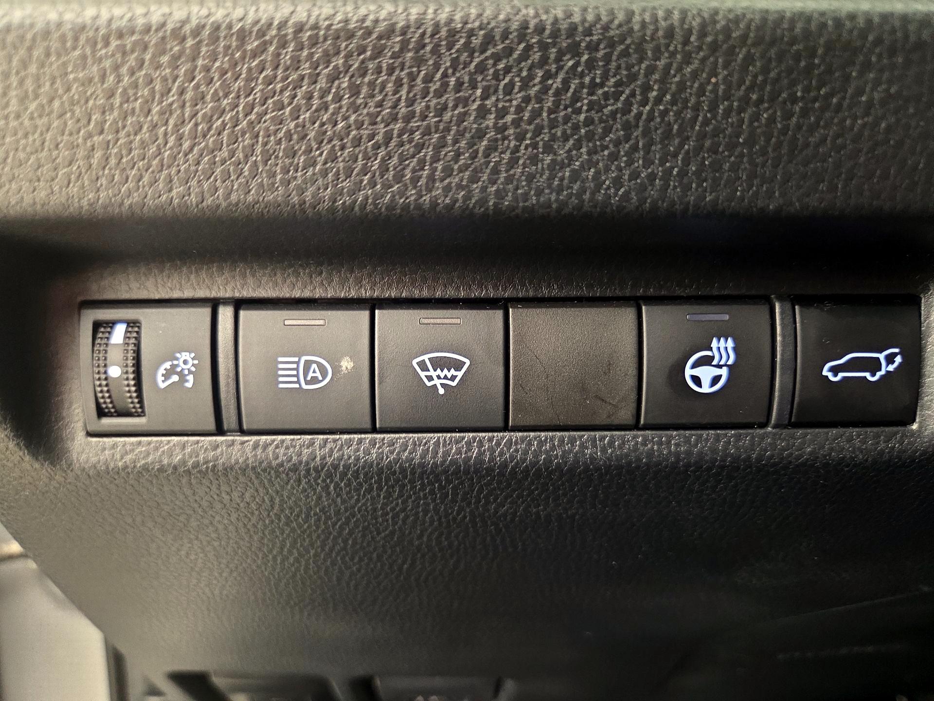 Thumbnail: 2020 Toyota RAV4 - 13