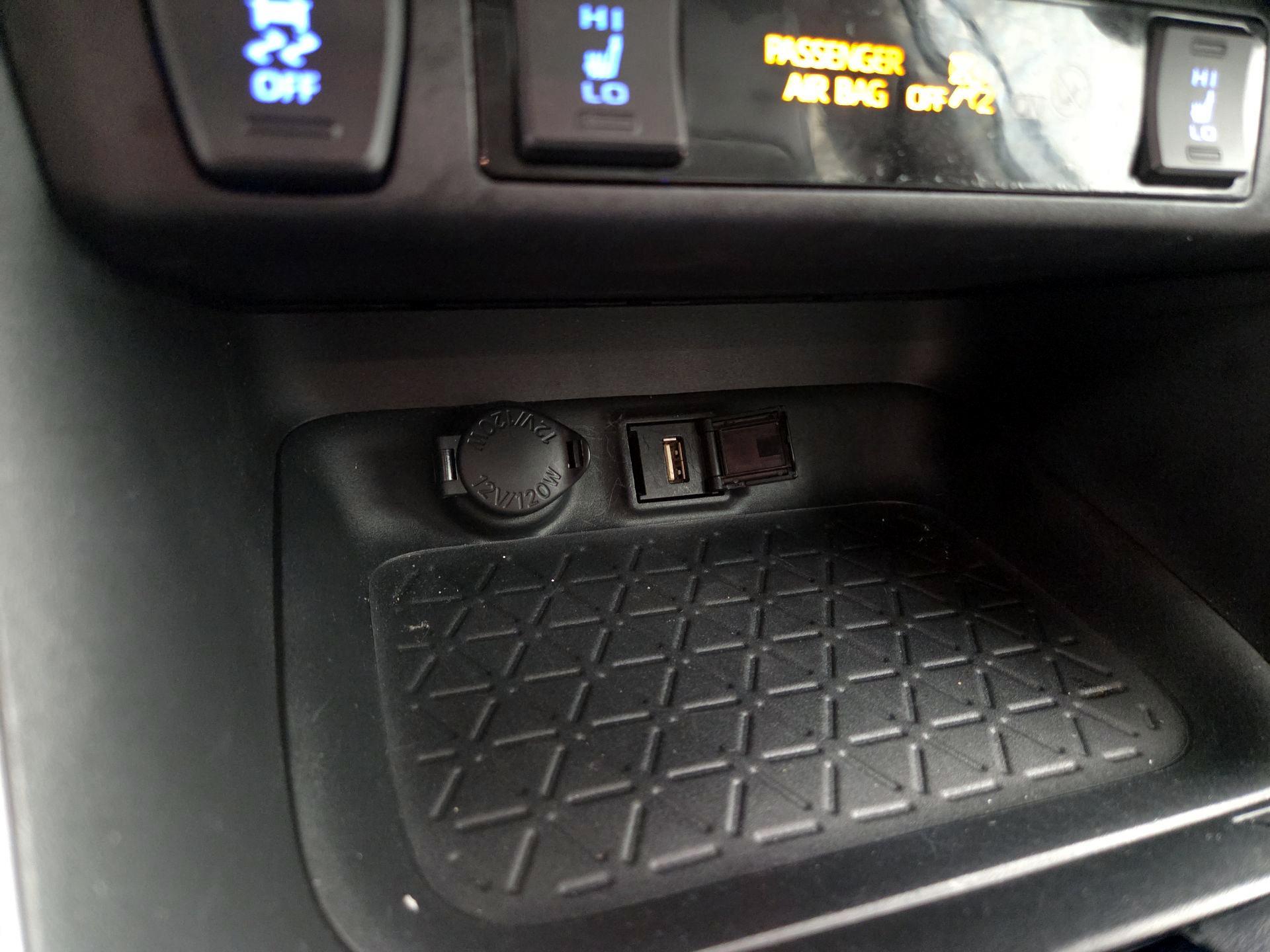 Thumbnail: 2020 Toyota RAV4 - 18