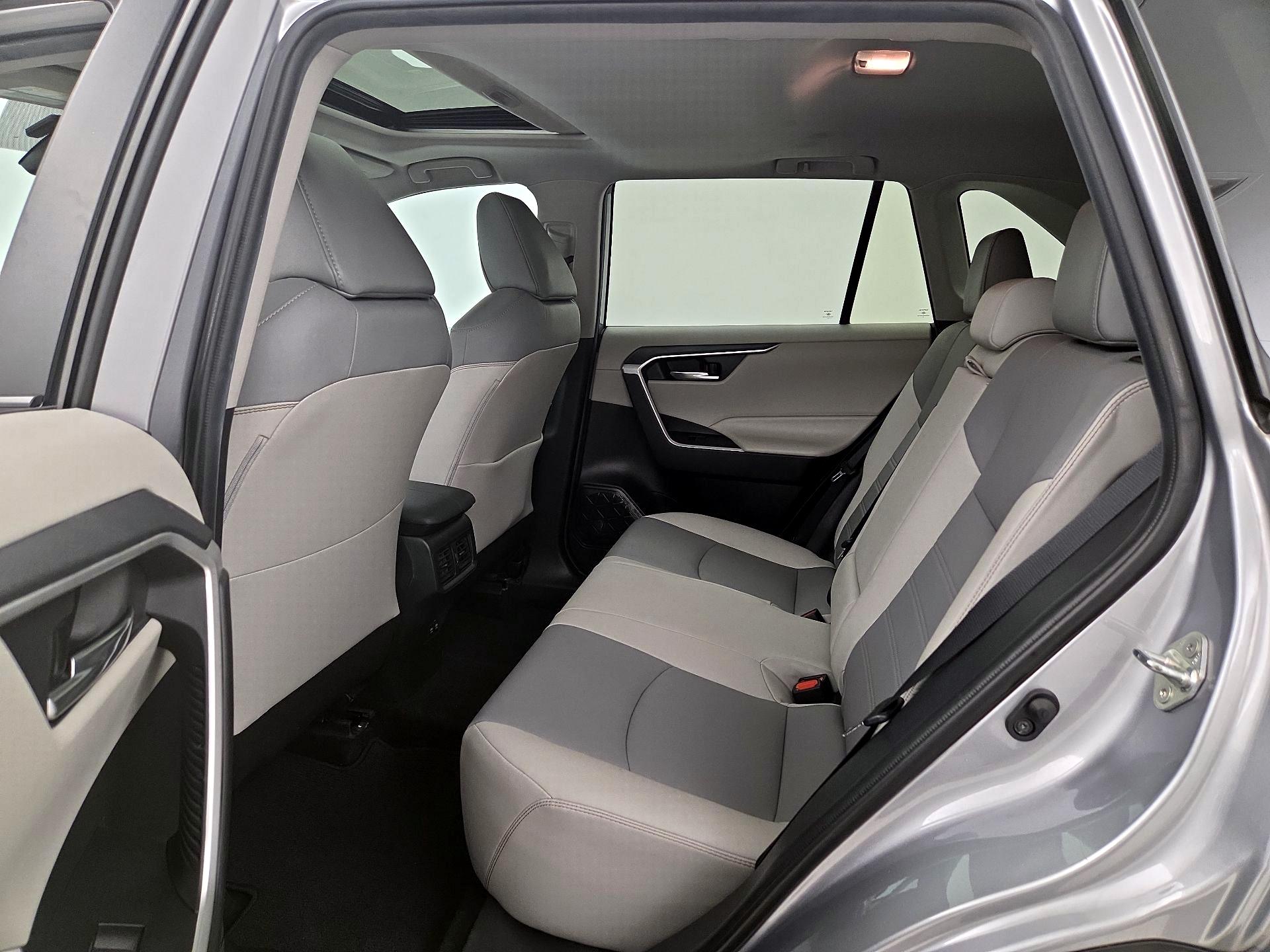 Thumbnail: 2020 Toyota RAV4 - 20