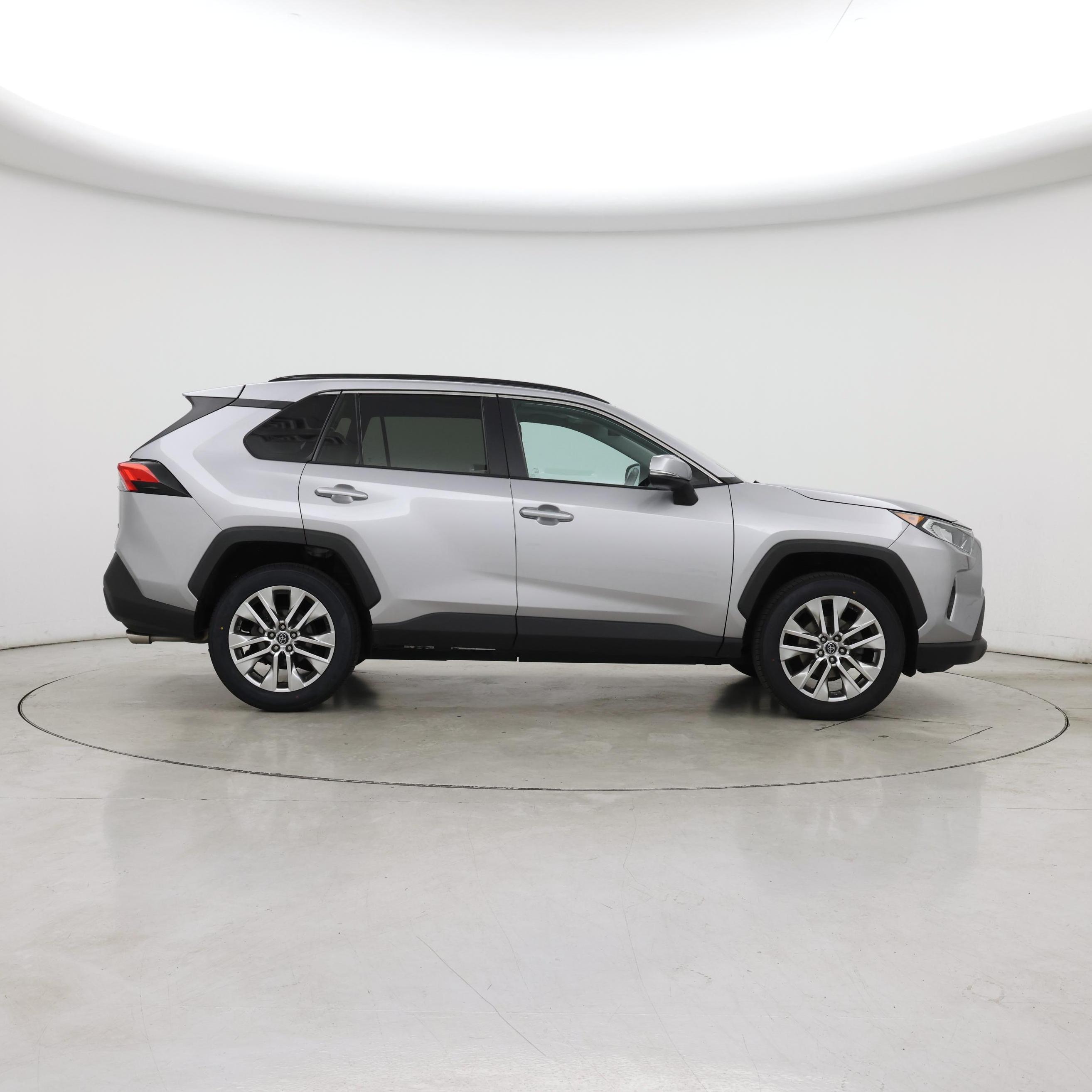 Thumbnail: 2020 Toyota RAV4 - 7