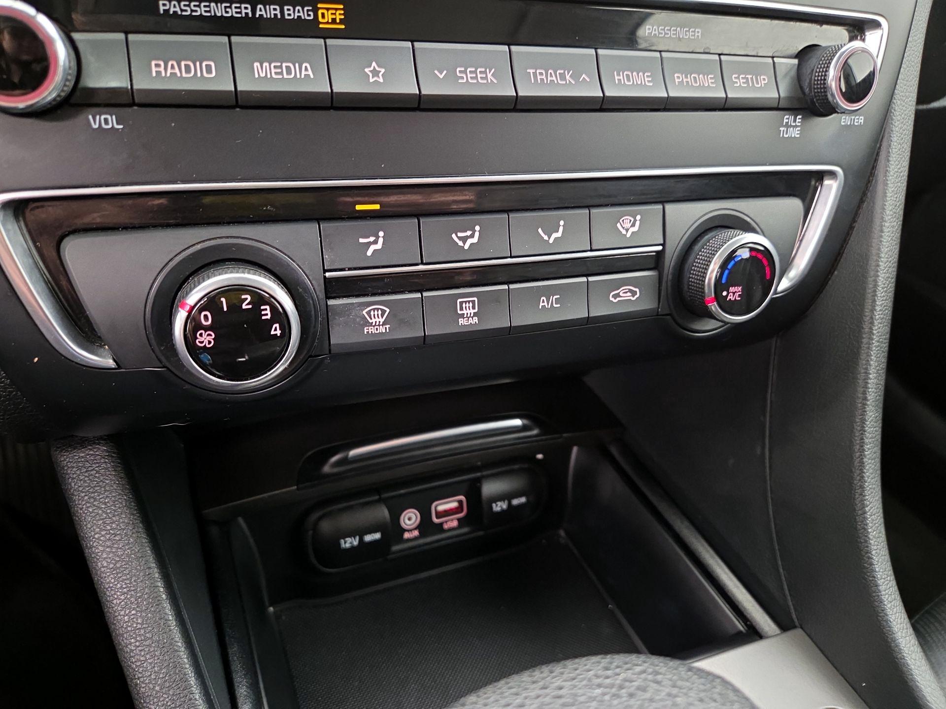 Thumbnail: 2020 Kia Optima - 16