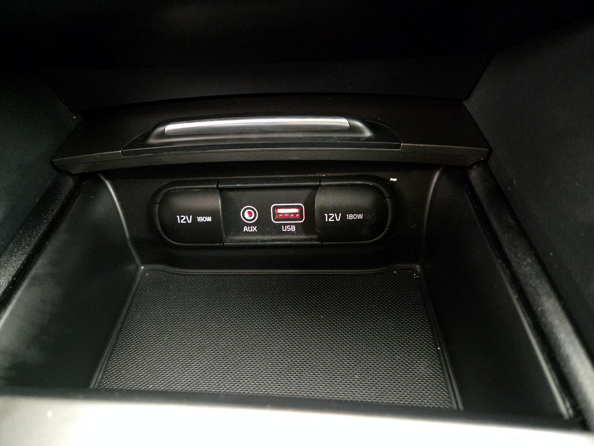 Thumbnail: 2020 Kia Optima - 18