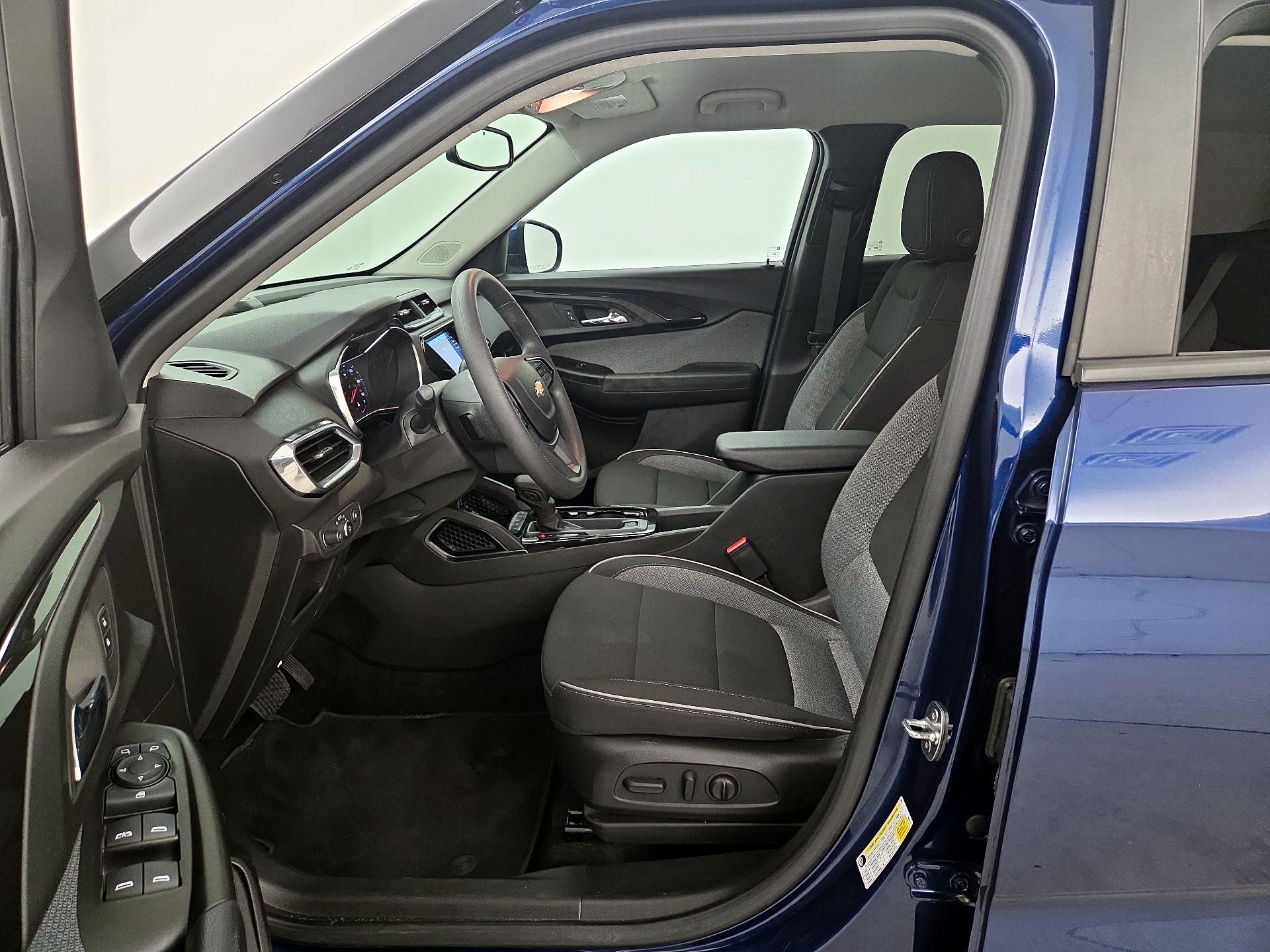 Thumbnail: 2023 Chevrolet TrailBlazer - 11