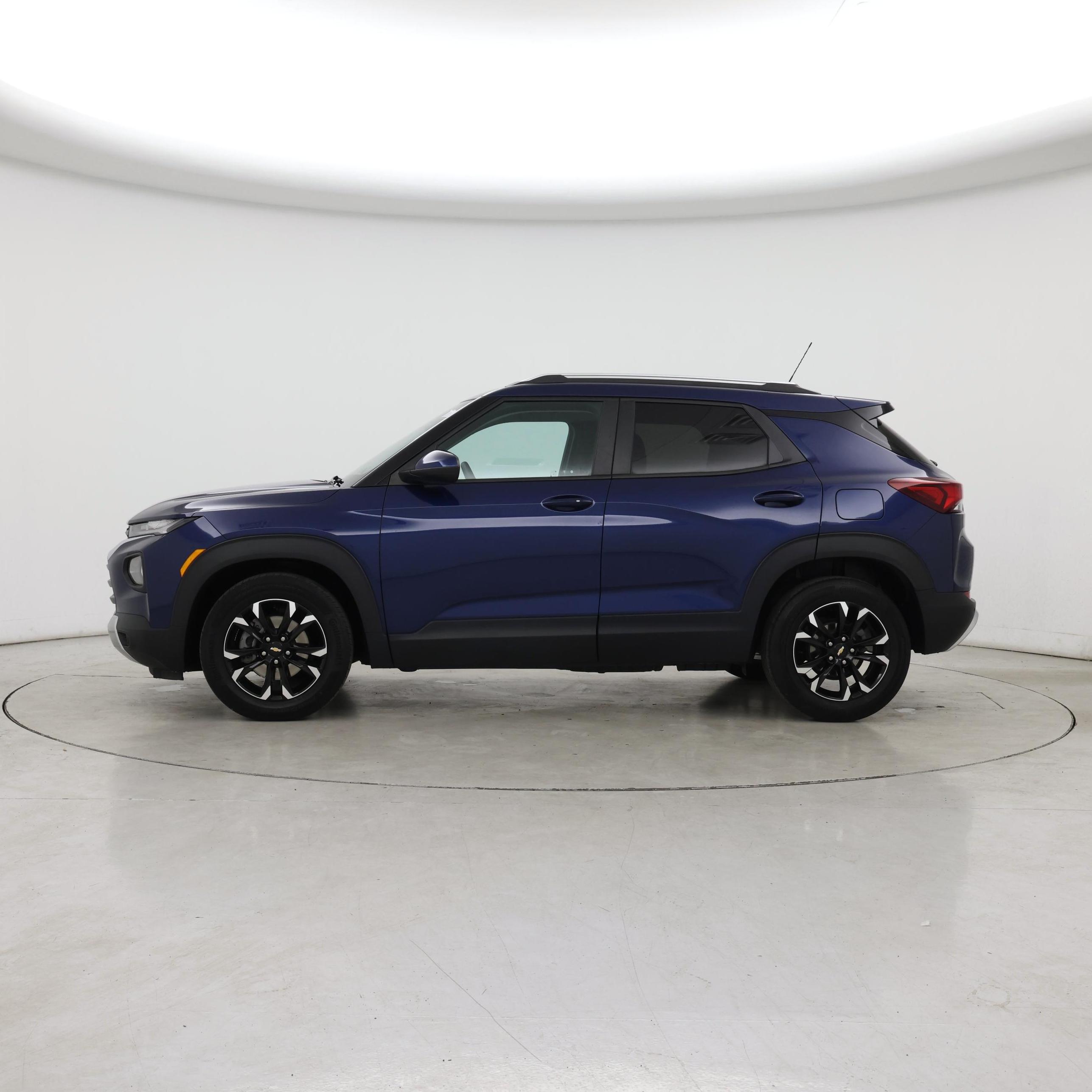 Thumbnail: 2023 Chevrolet TrailBlazer - 3