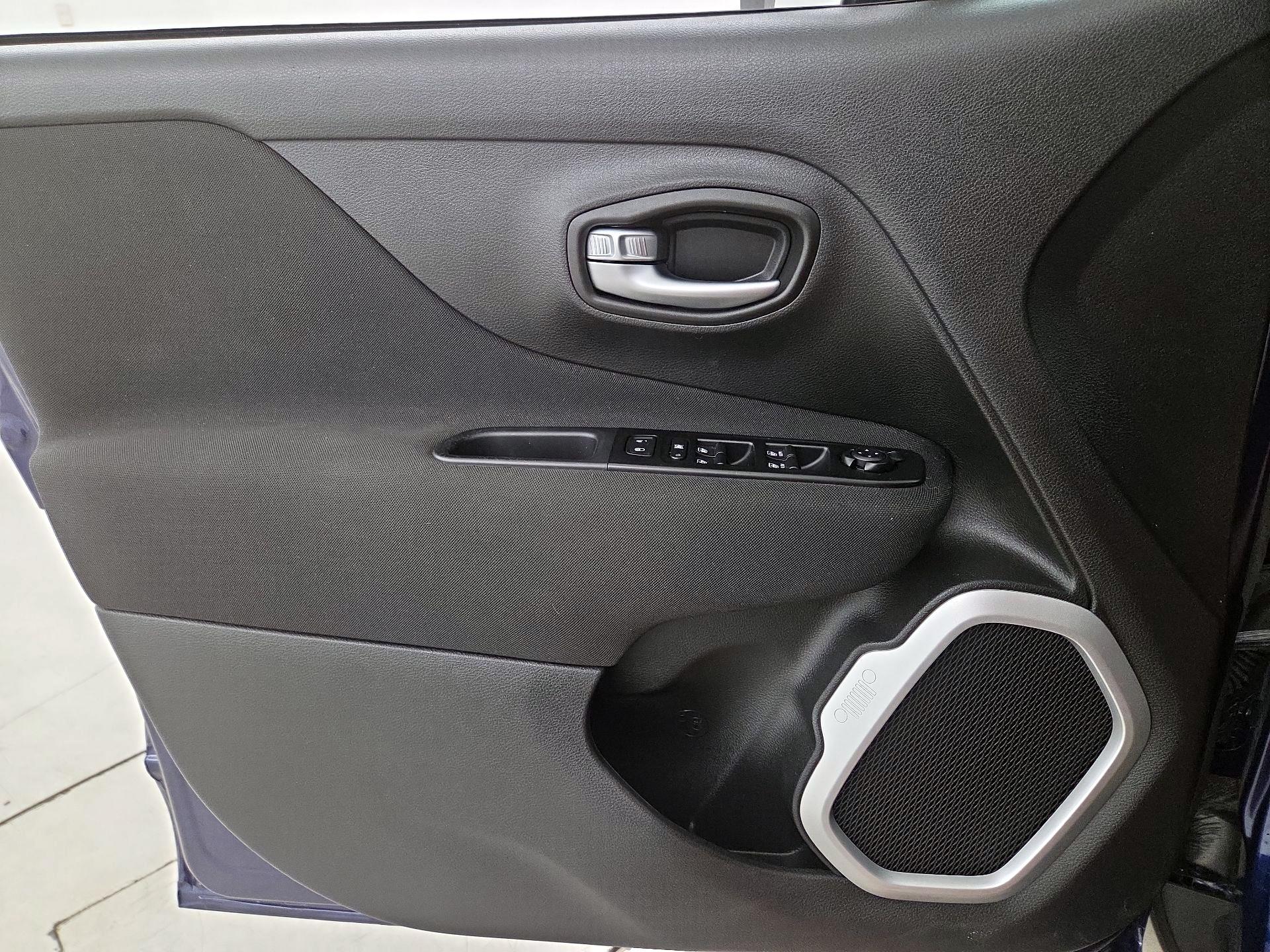 Thumbnail: 2021 Jeep Renegade - 12