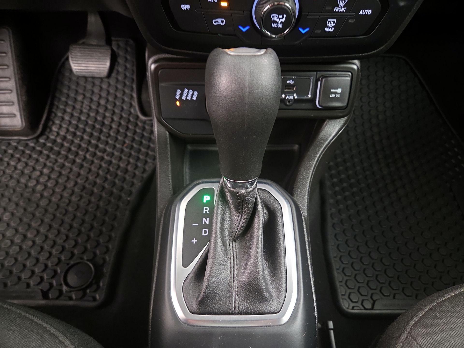 Thumbnail: 2021 Jeep Renegade - 17