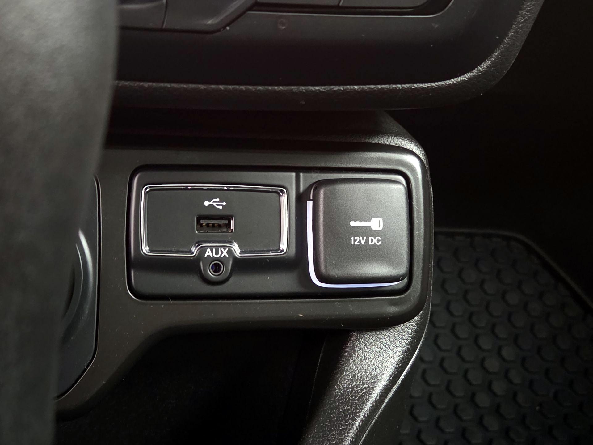 Thumbnail: 2021 Jeep Renegade - 18