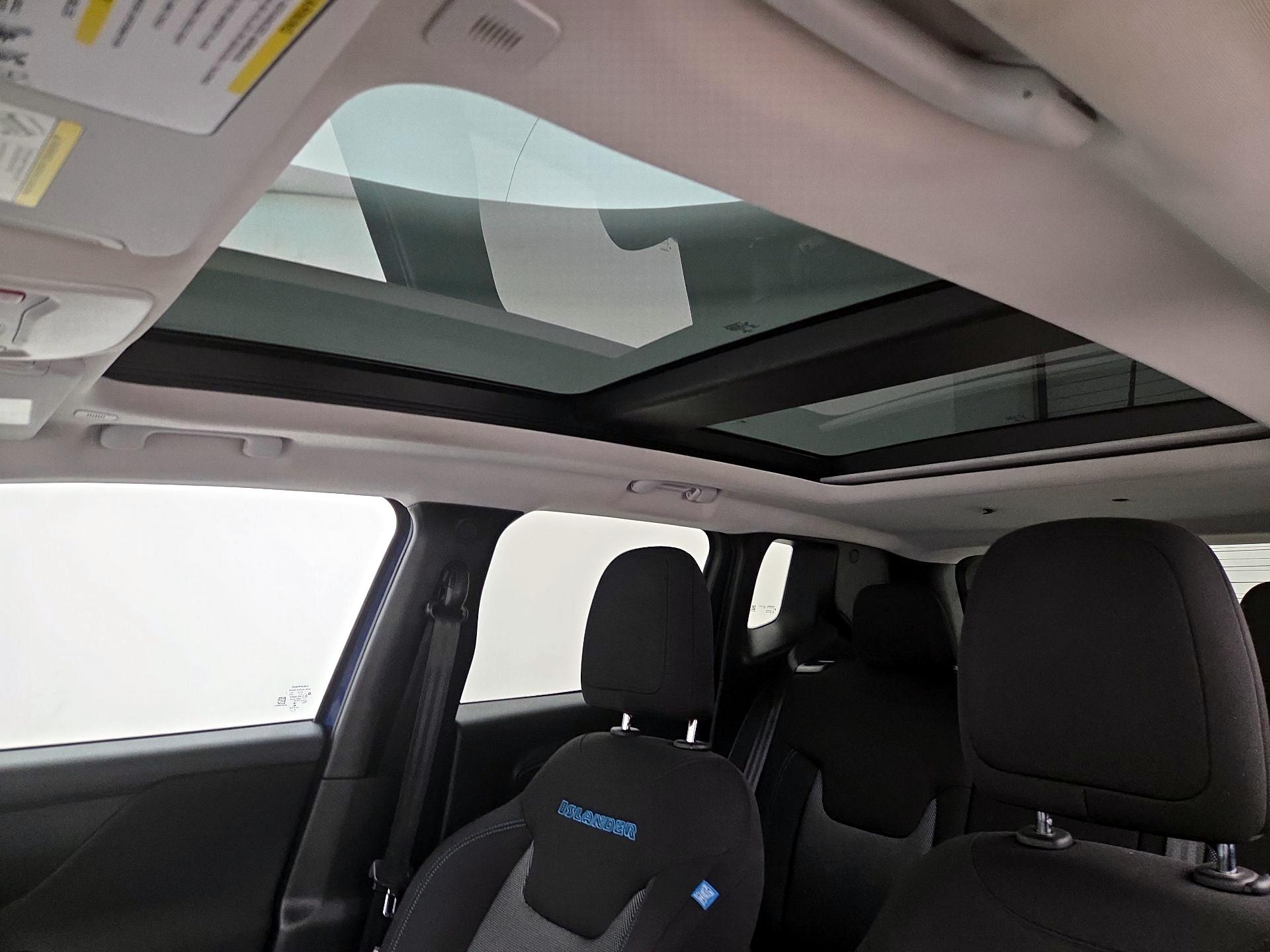 Thumbnail: 2021 Jeep Renegade - 19