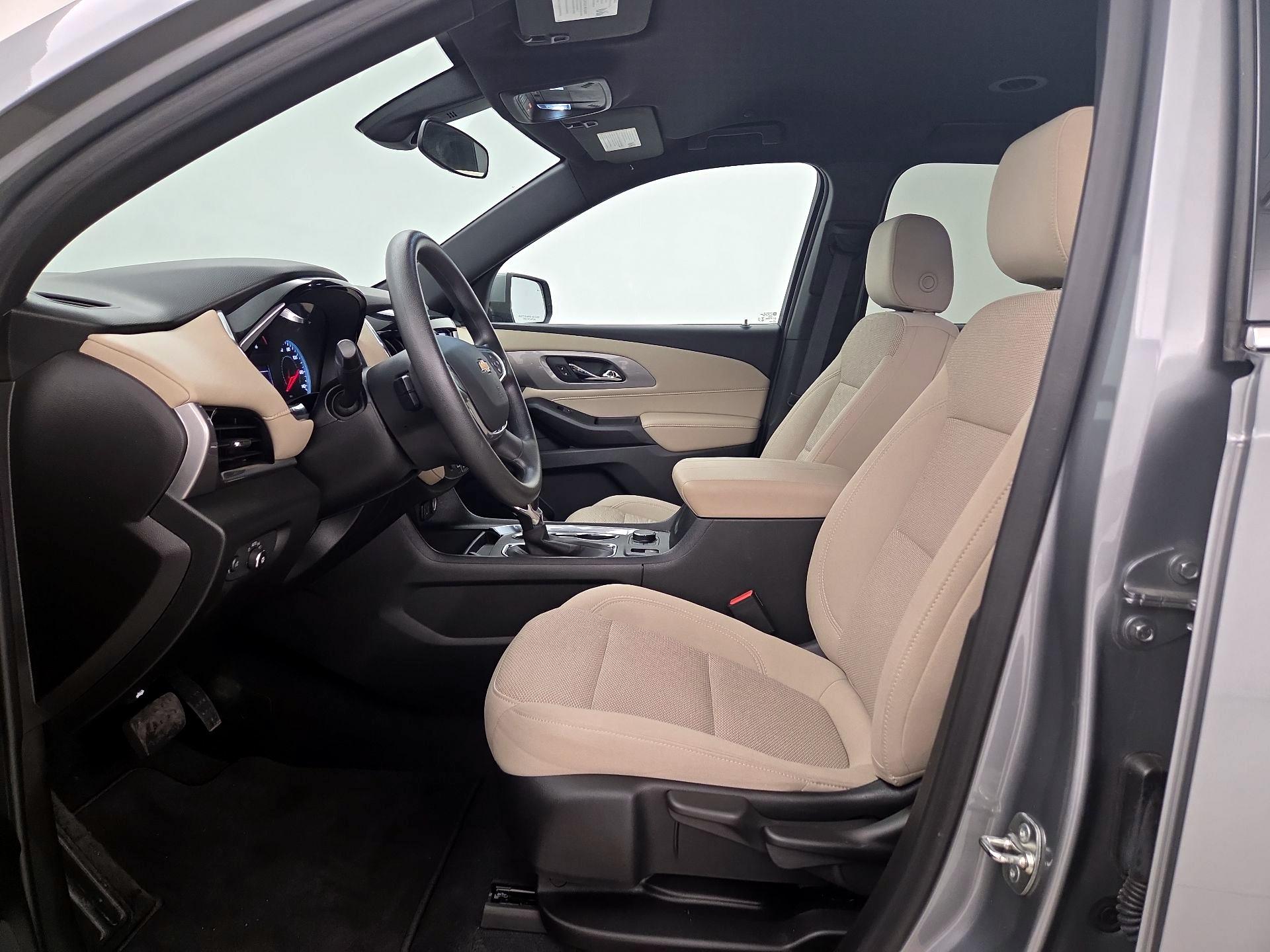 Thumbnail: 2023 Chevrolet Traverse - 11