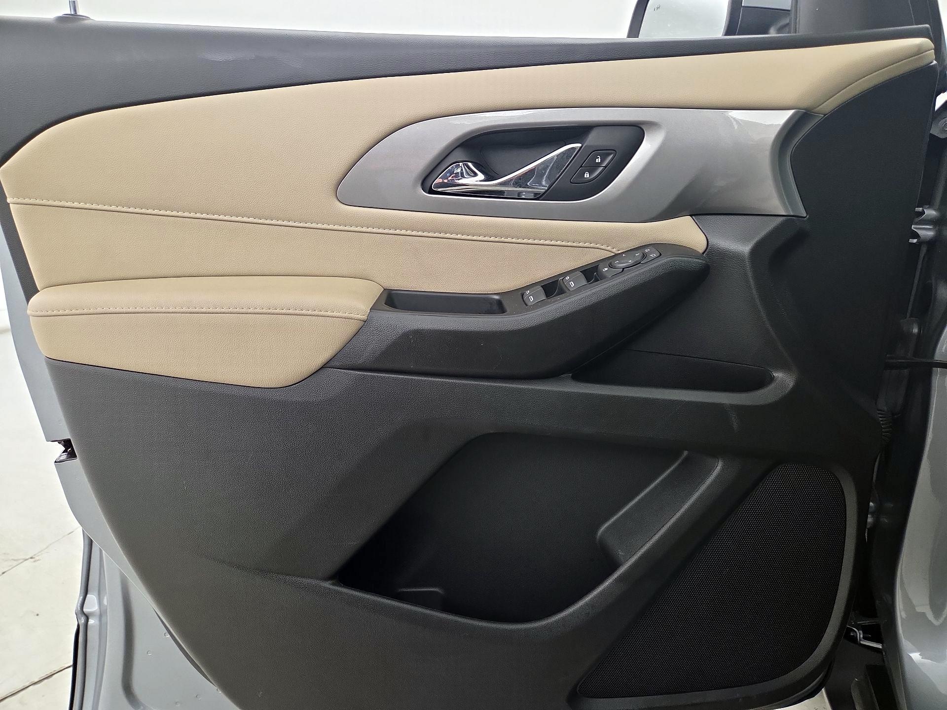 Thumbnail: 2023 Chevrolet Traverse - 12