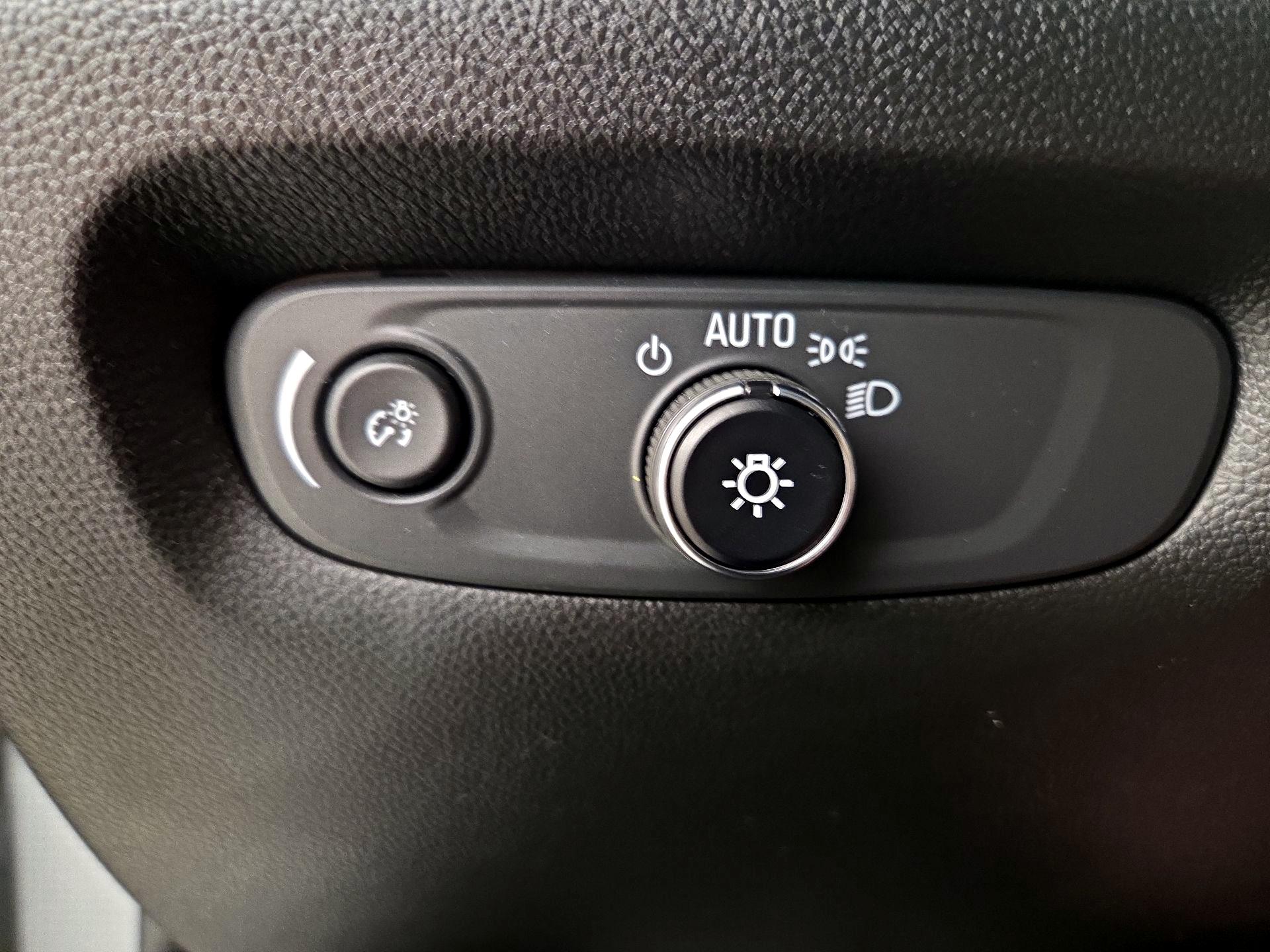 Thumbnail: 2023 Chevrolet Traverse - 13