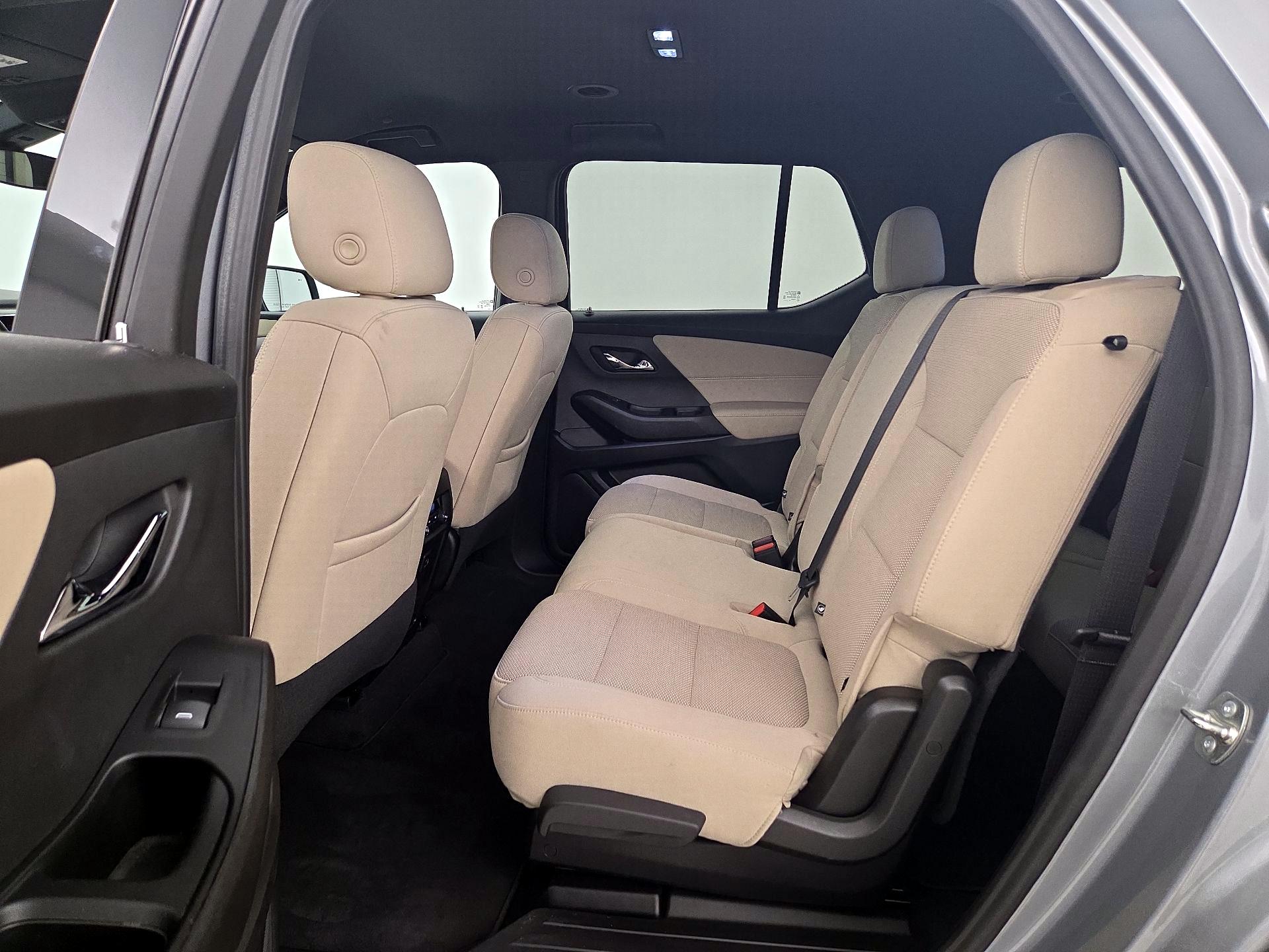 Thumbnail: 2023 Chevrolet Traverse - 19