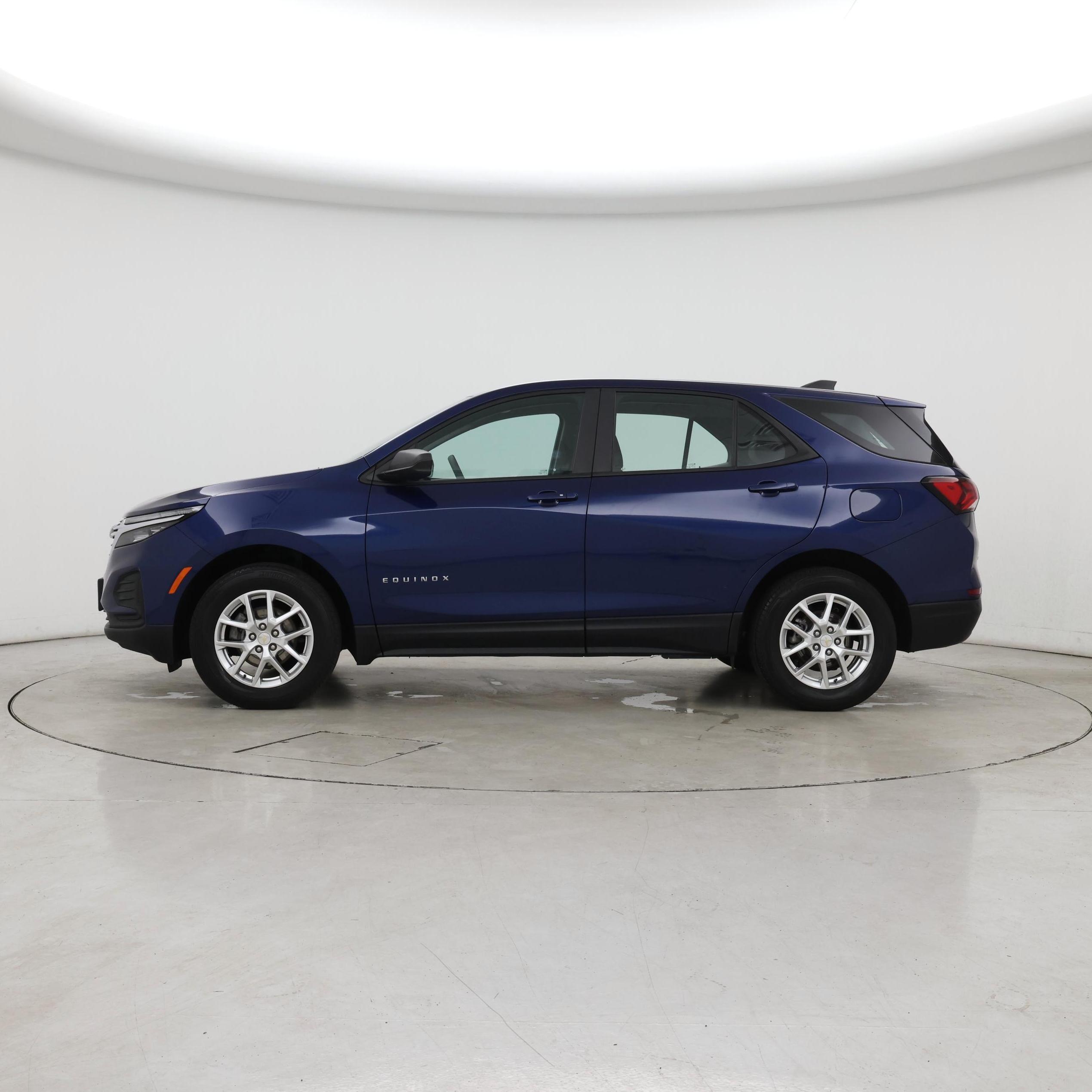Thumbnail: 2022 Chevrolet Equinox - 3