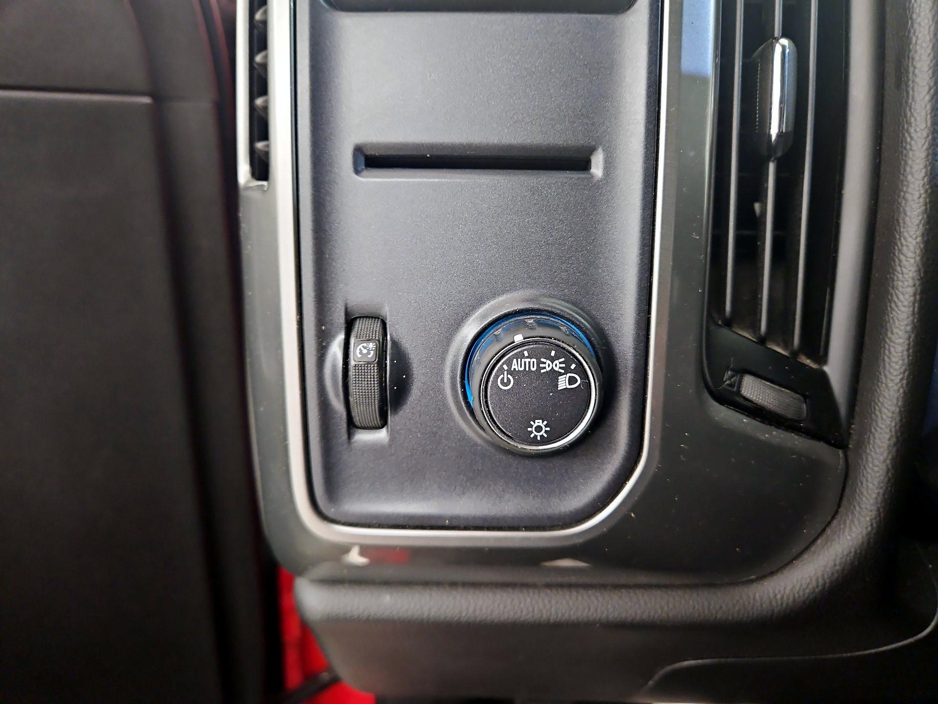 Thumbnail: 2018 Chevrolet Silverado 1500 - 13