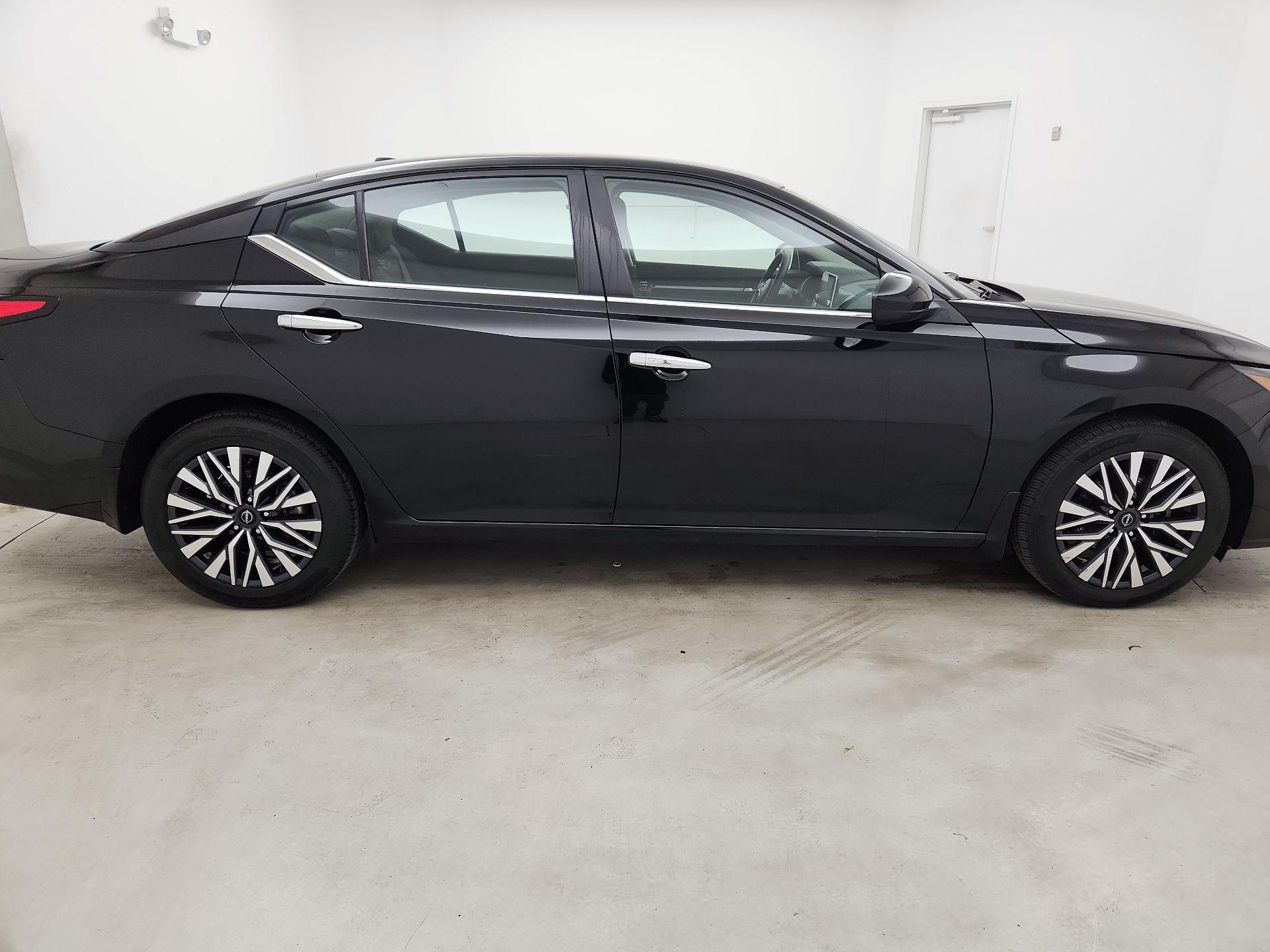 Thumbnail: 2023 Nissan Altima - 4