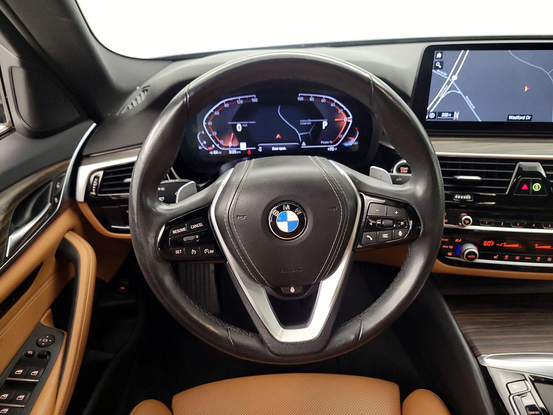 Thumbnail: 2022 BMW 5 Series - 10