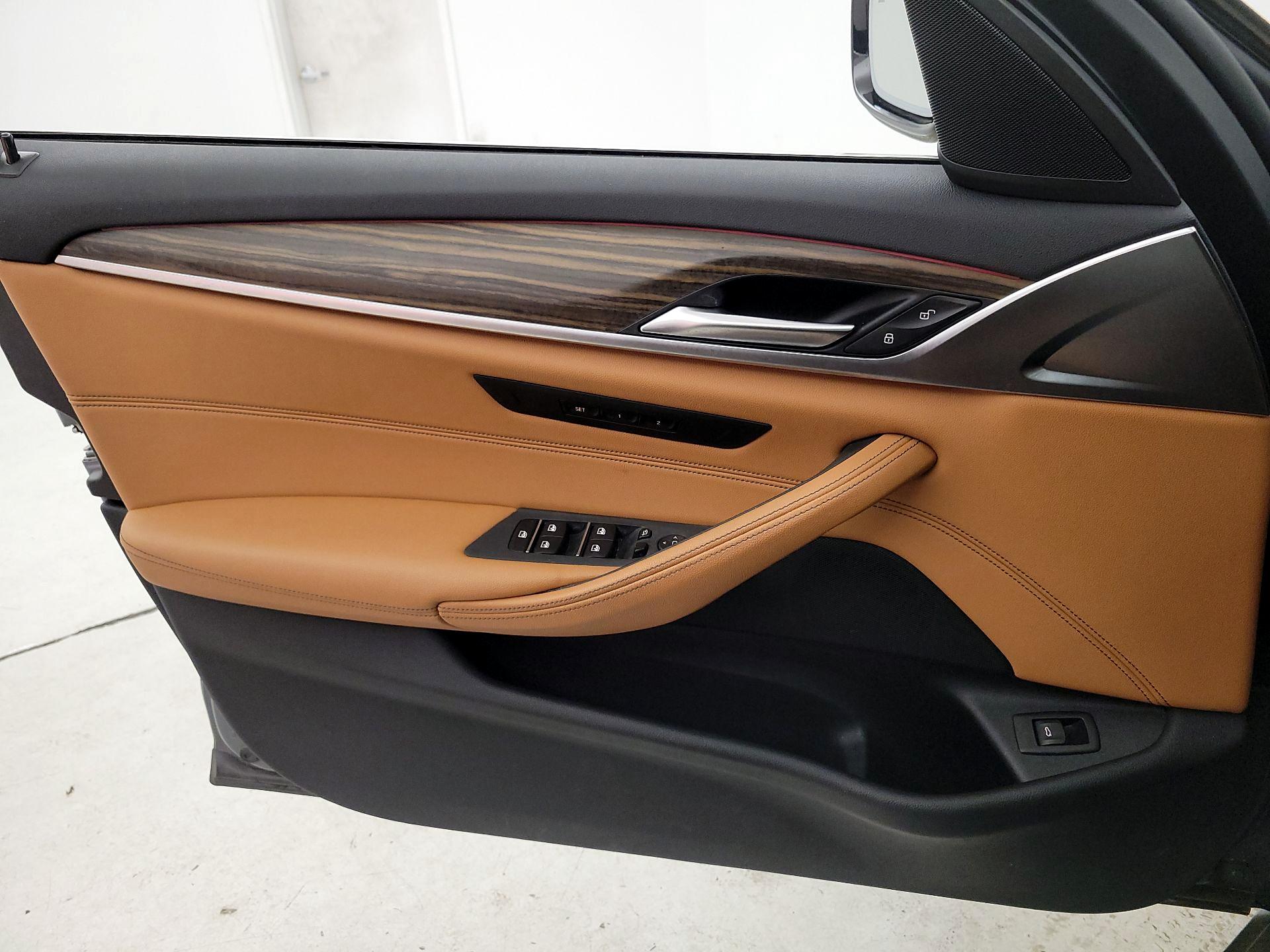 Thumbnail: 2022 BMW 5 Series - 12