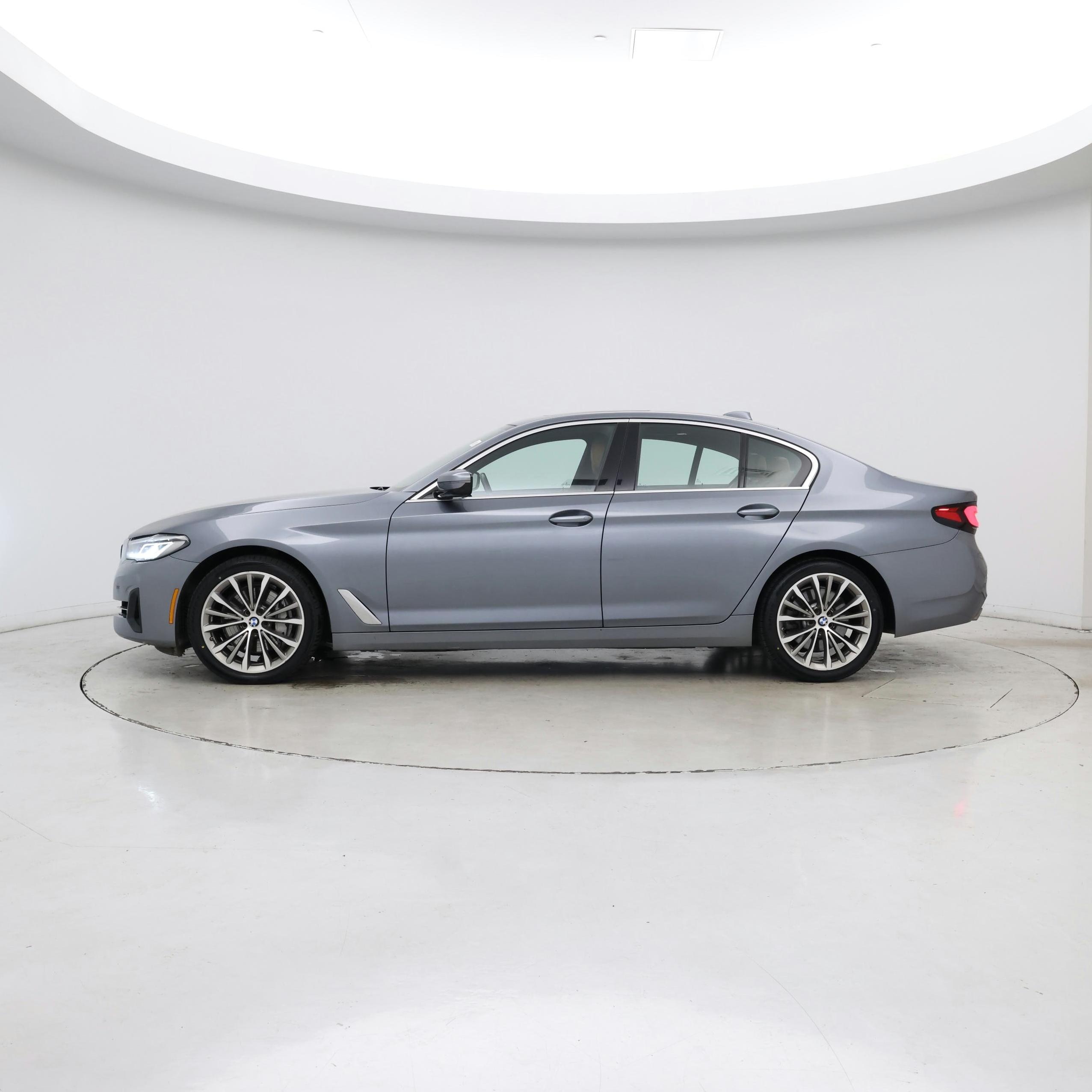 Thumbnail: 2022 BMW 5 Series - 3