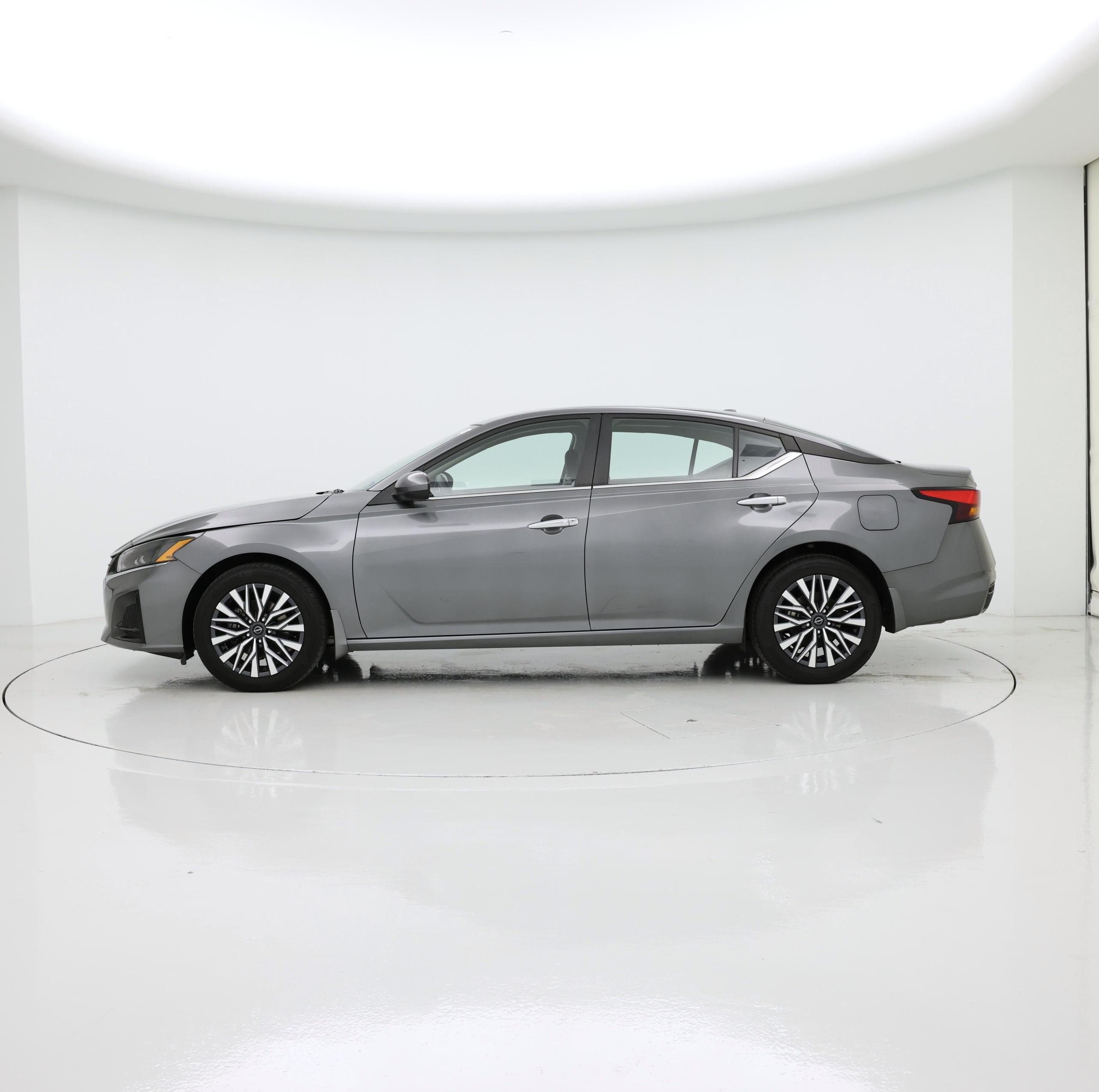 Thumbnail: 2023 Nissan Altima - 3