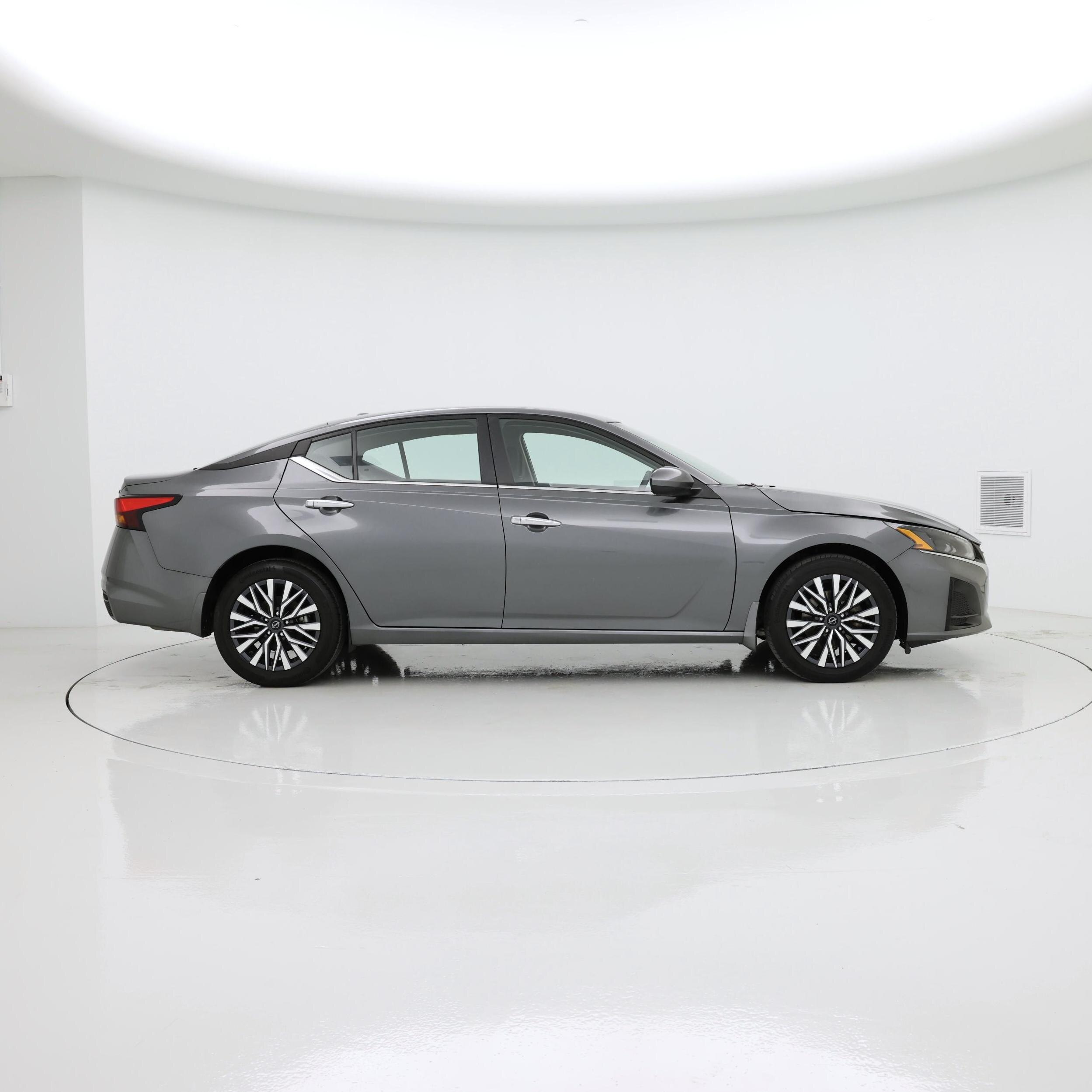 Thumbnail: 2023 Nissan Altima - 7