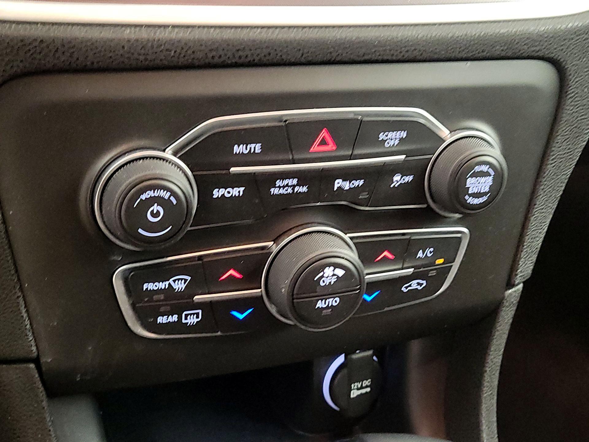 Thumbnail: 2022 Dodge Charger - 16