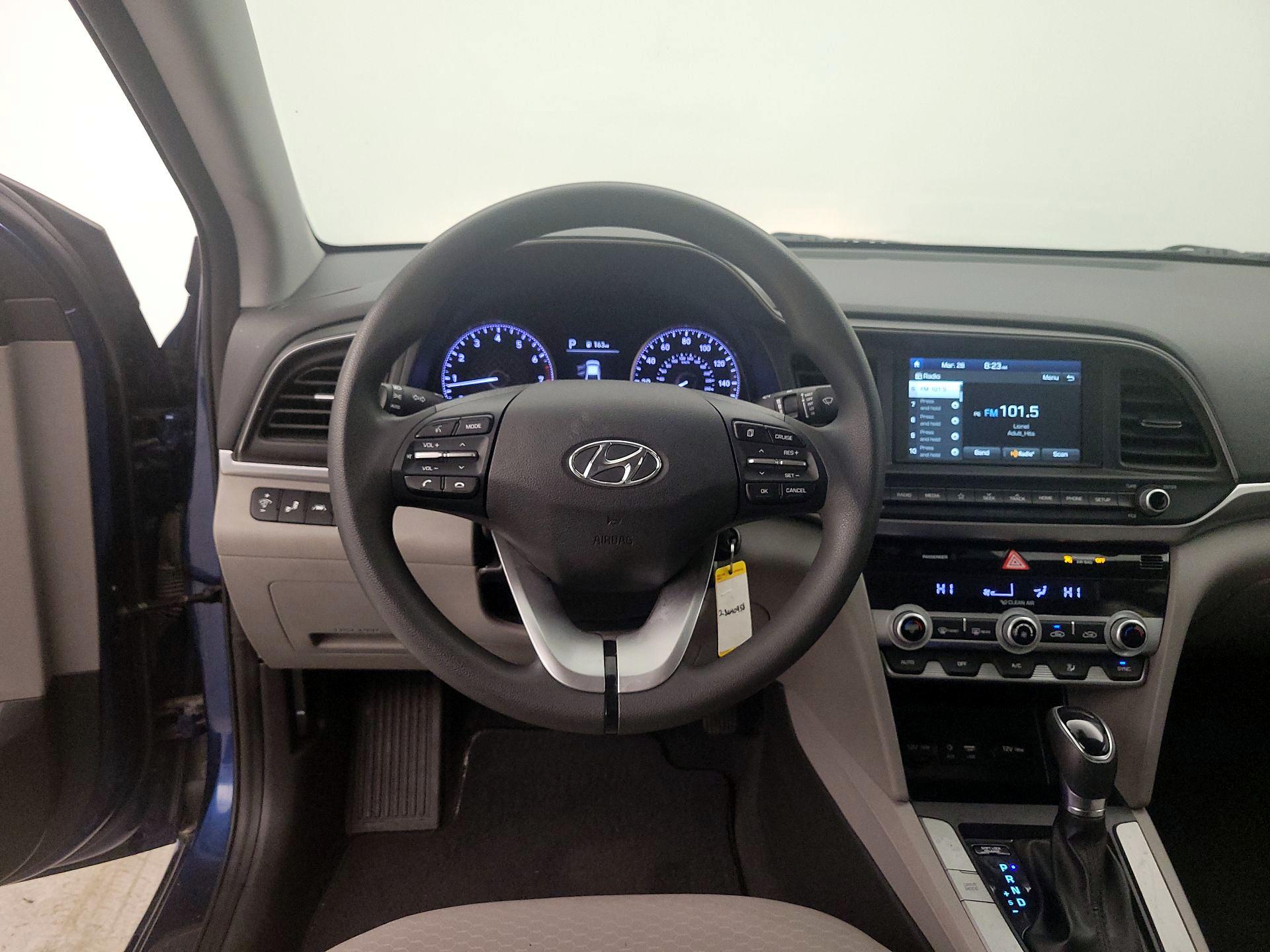 Thumbnail: 2020 Hyundai Elantra - 10