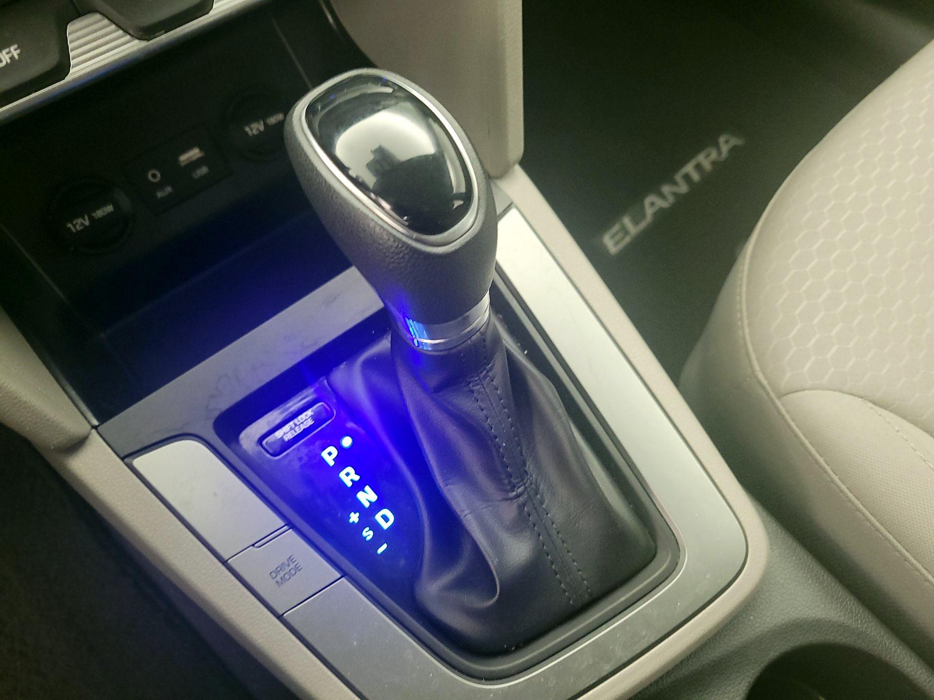 Thumbnail: 2020 Hyundai Elantra - 16