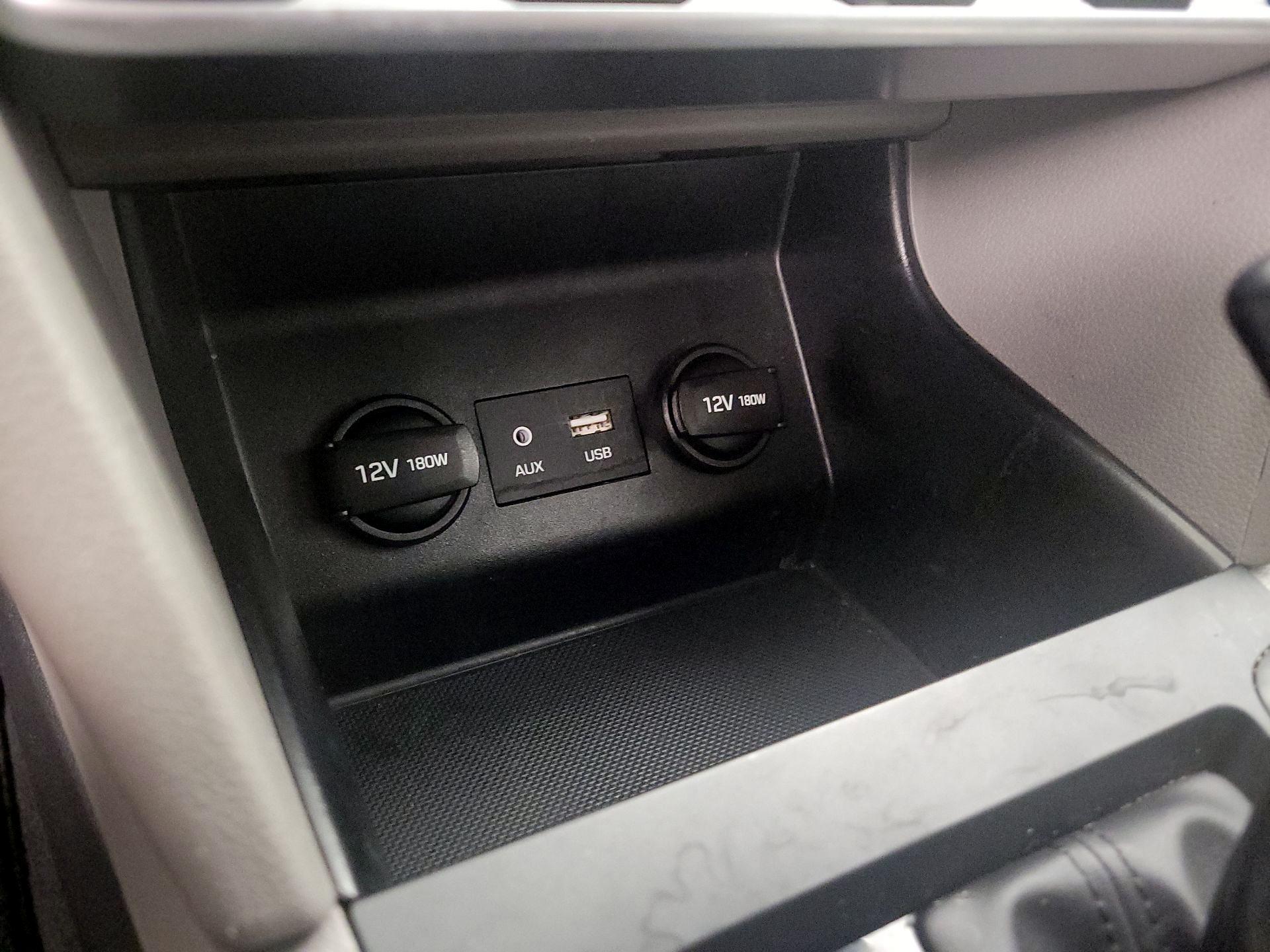 Thumbnail: 2020 Hyundai Elantra - 17