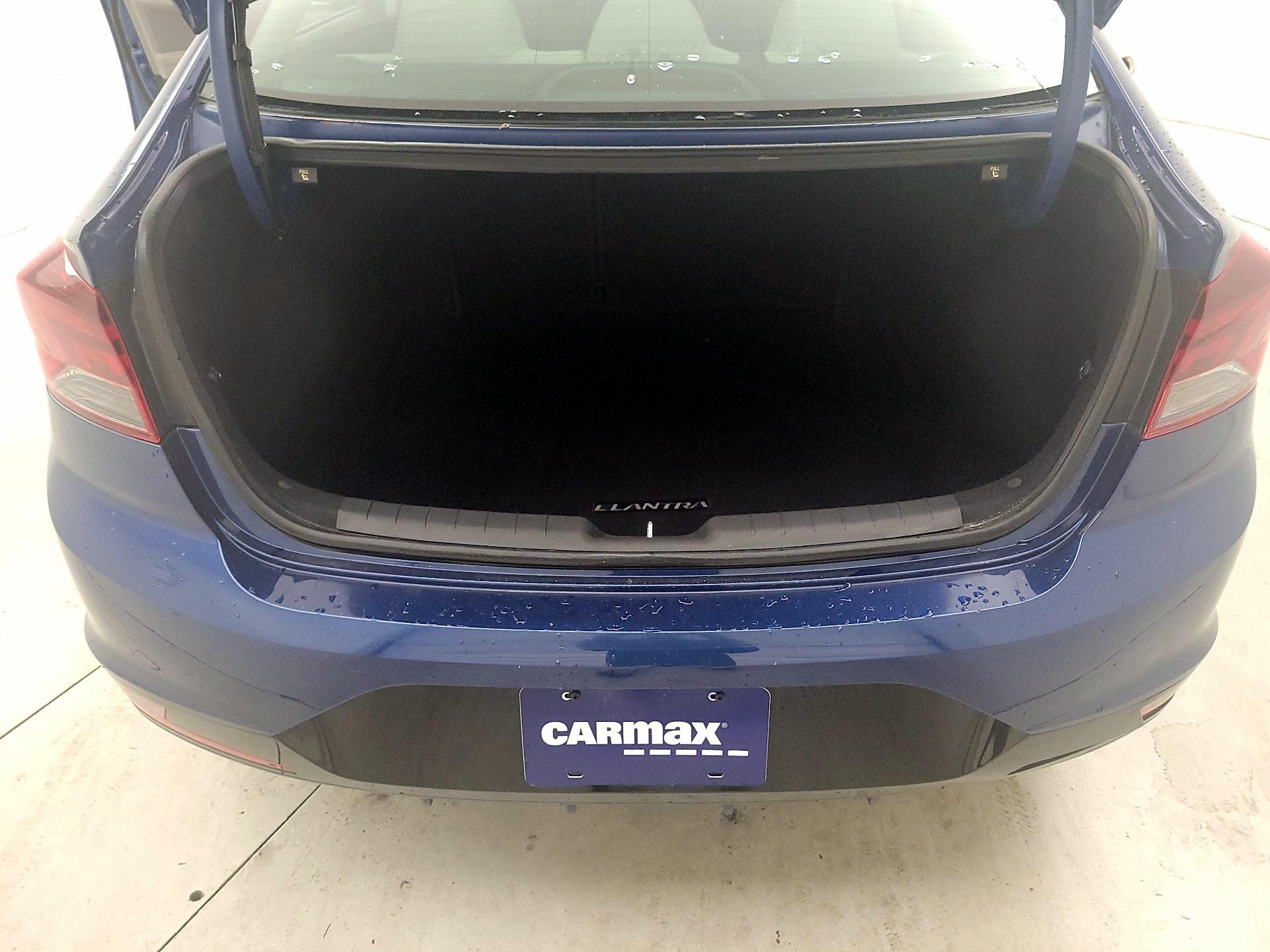 Thumbnail: 2020 Hyundai Elantra - 19