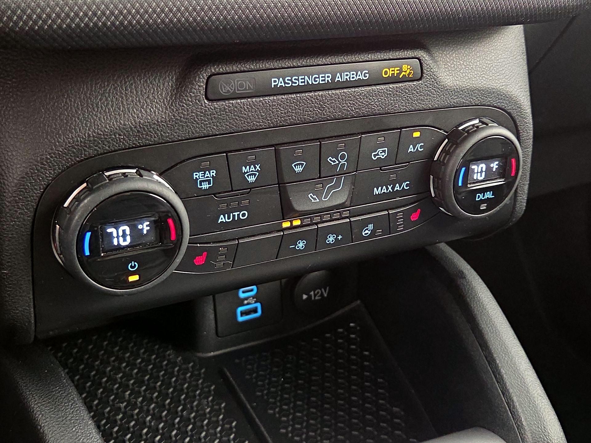 Thumbnail: 2021 Ford Bronco Sport - 16