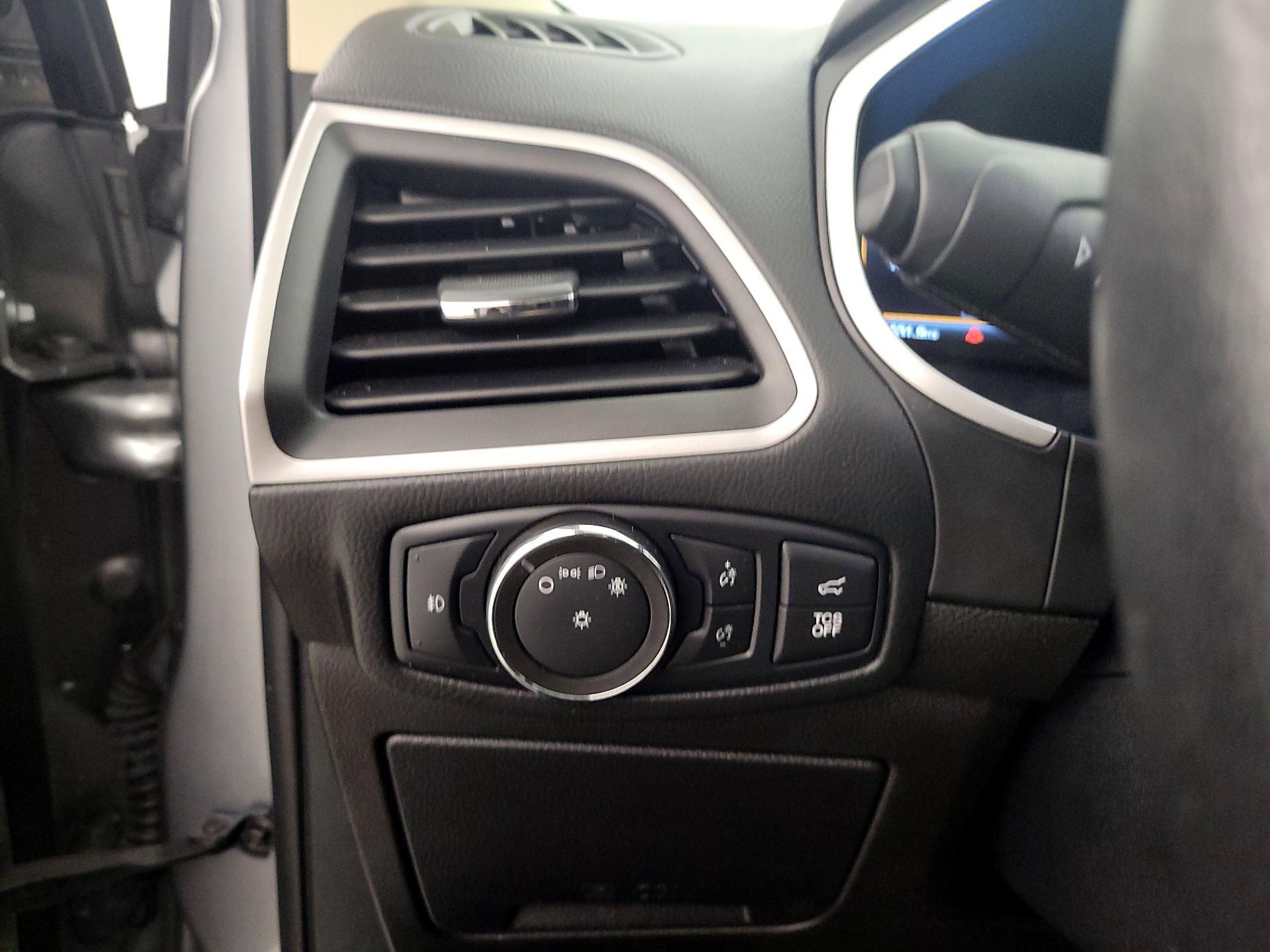 Thumbnail: 2021 Ford Edge - 13