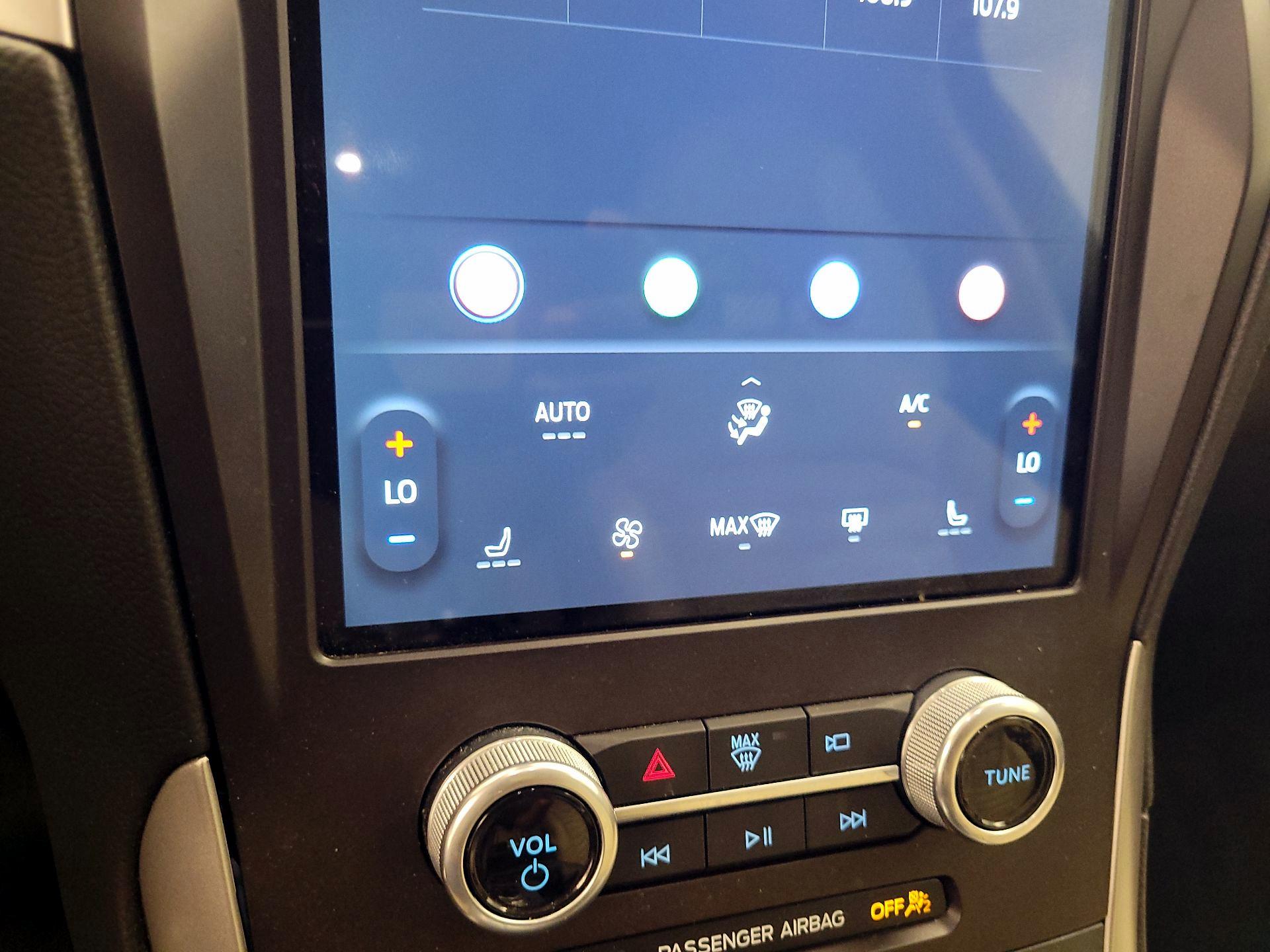 Thumbnail: 2021 Ford Edge - 16