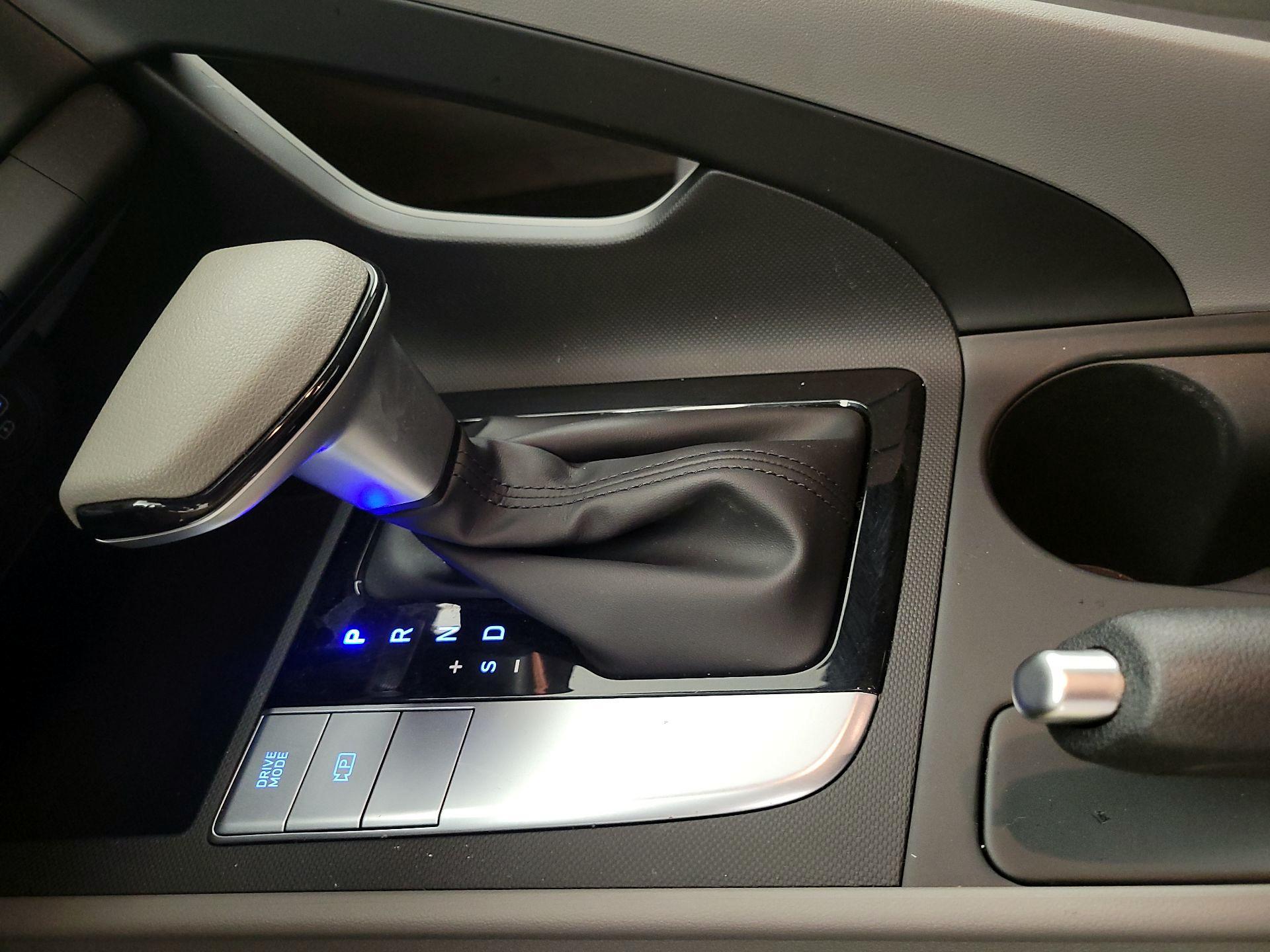 Thumbnail: 2023 Hyundai Elantra - 17