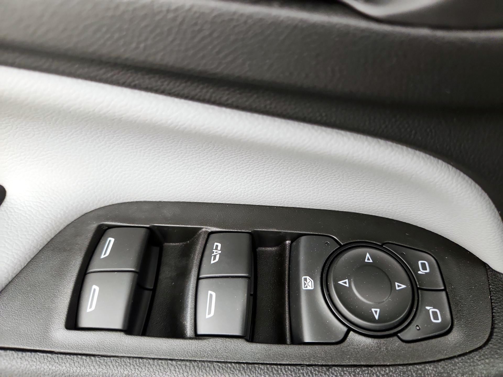 Thumbnail: 2021 Chevrolet Equinox - 10