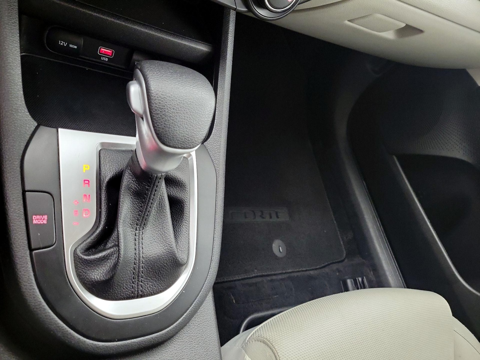 2022 Kia FORTE LXS - Photo 18