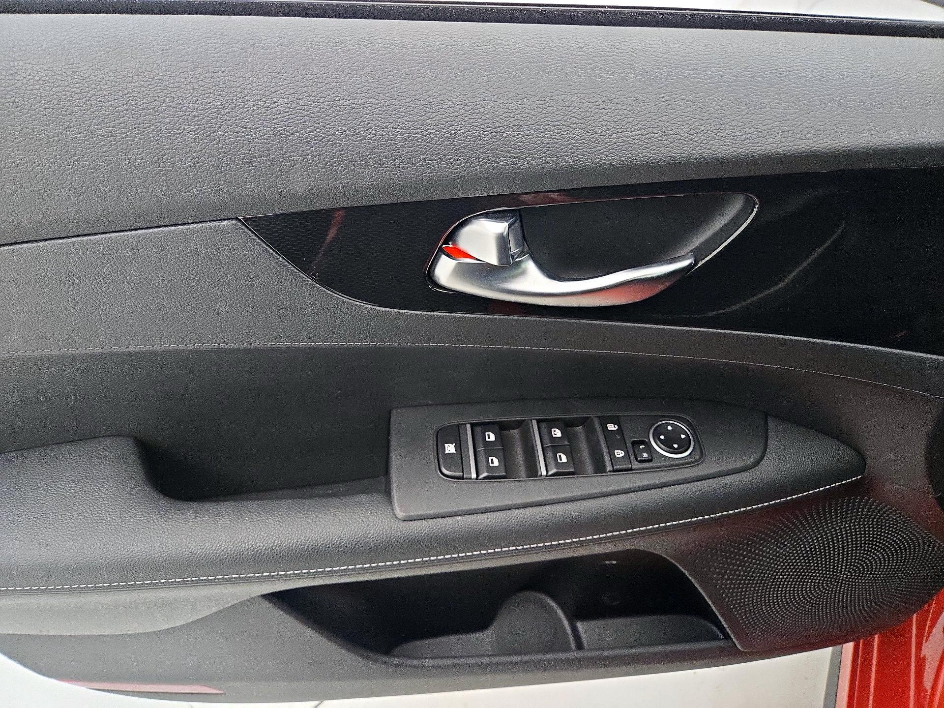 Thumbnail: 2023 Kia Forte - 12