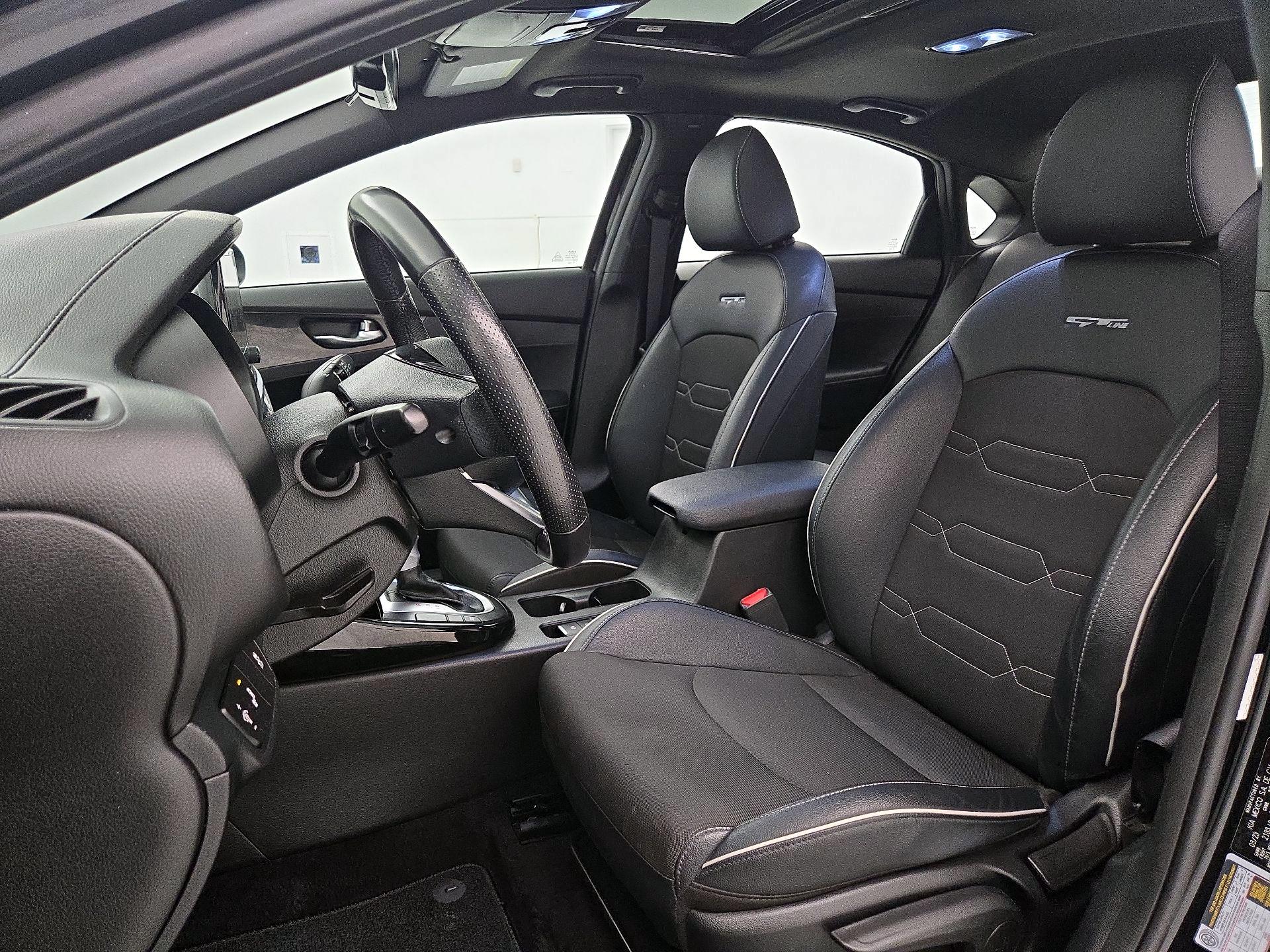 Thumbnail: 2023 Kia Forte - 11