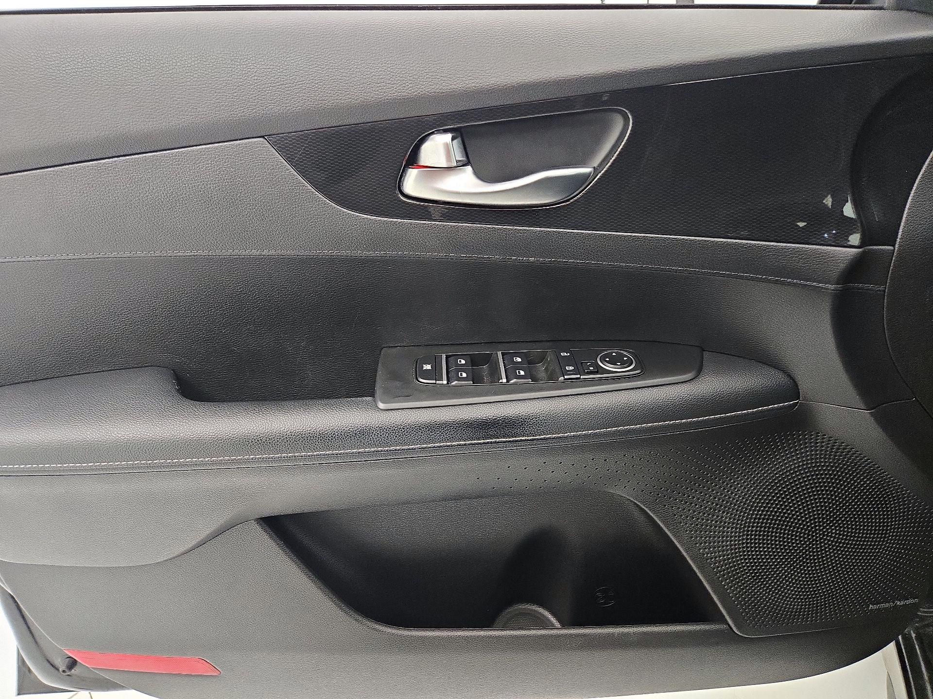 Thumbnail: 2023 Kia Forte - 12