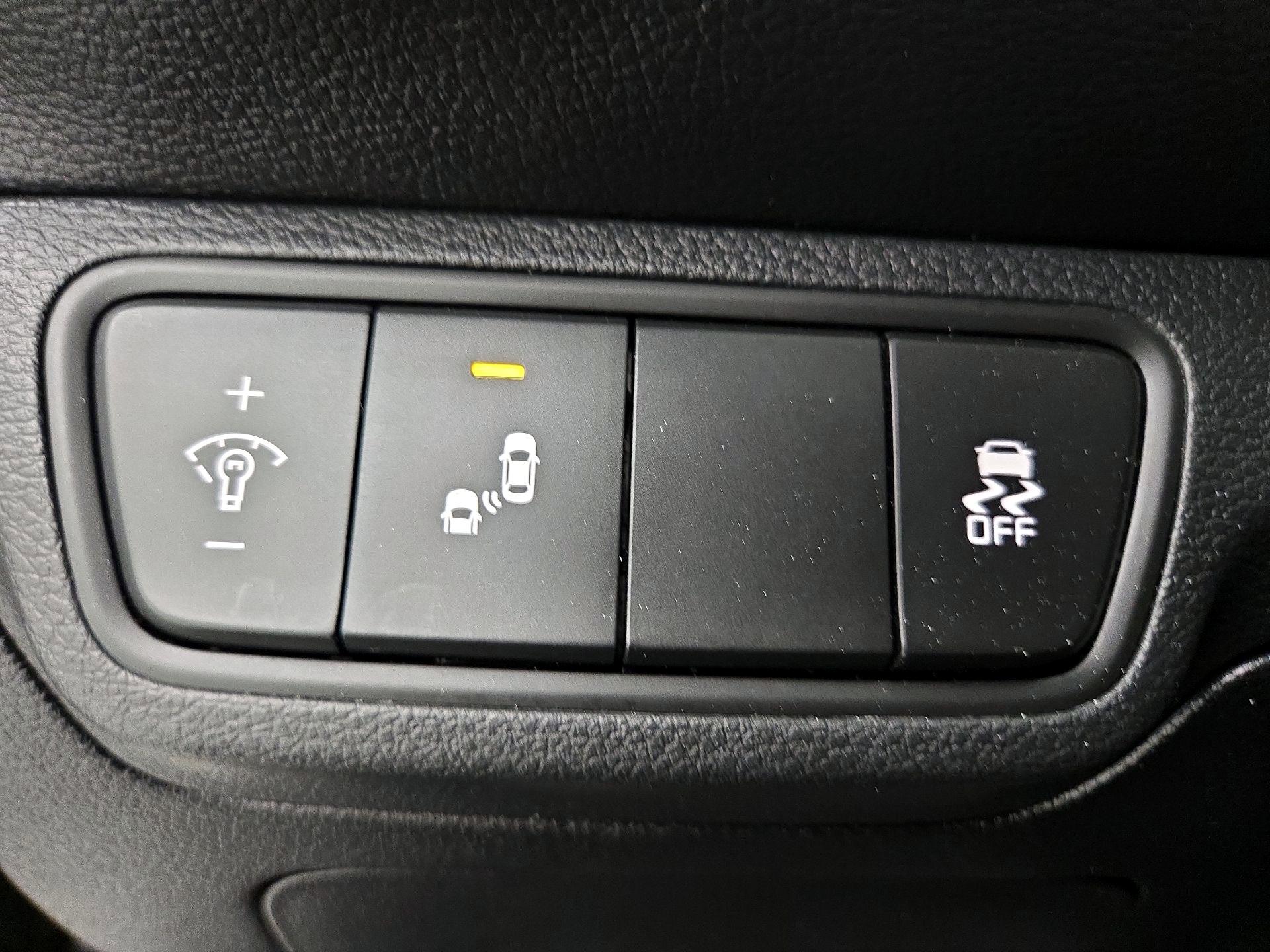 Thumbnail: 2023 Kia Forte - 13