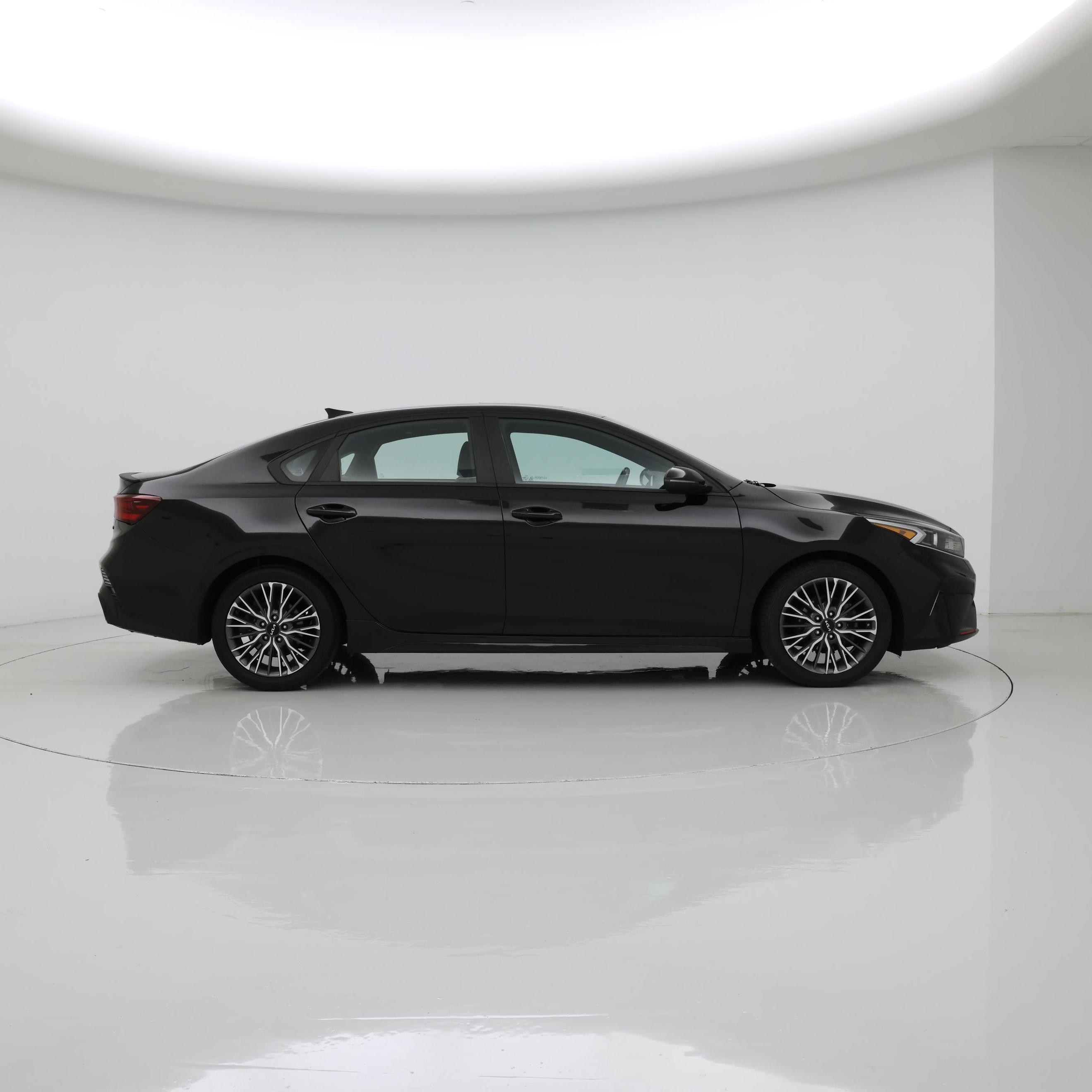 Thumbnail: 2023 Kia Forte - 7